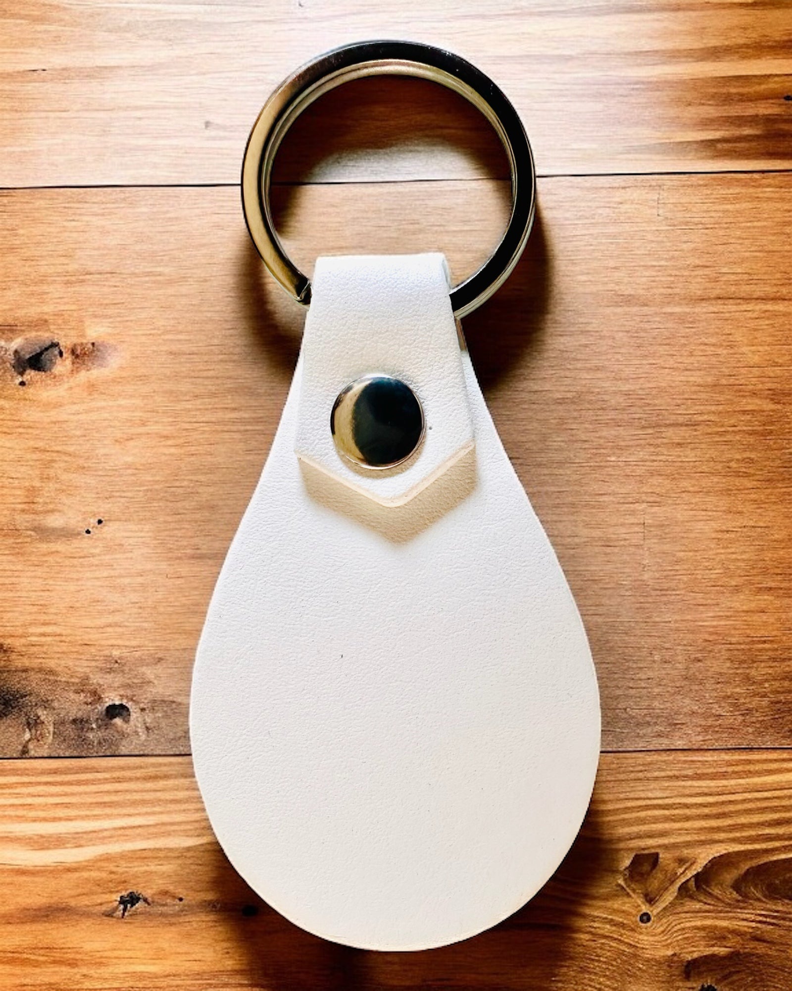 Kožený PU přívěsek s možností personalizace gravírováním - Dostupný v 5 barvách