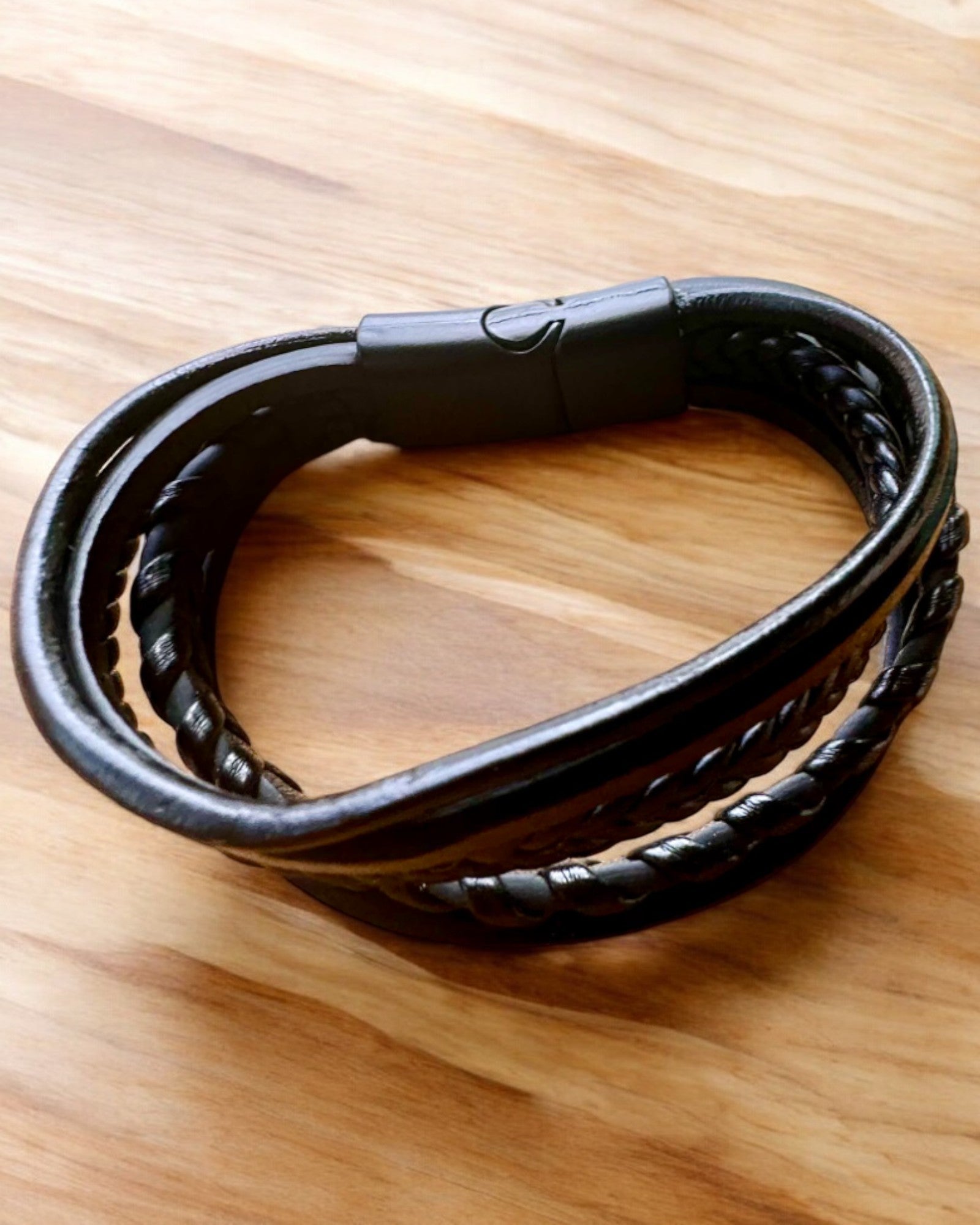 Náramek "StyleTwist" s personalizací gravírováním