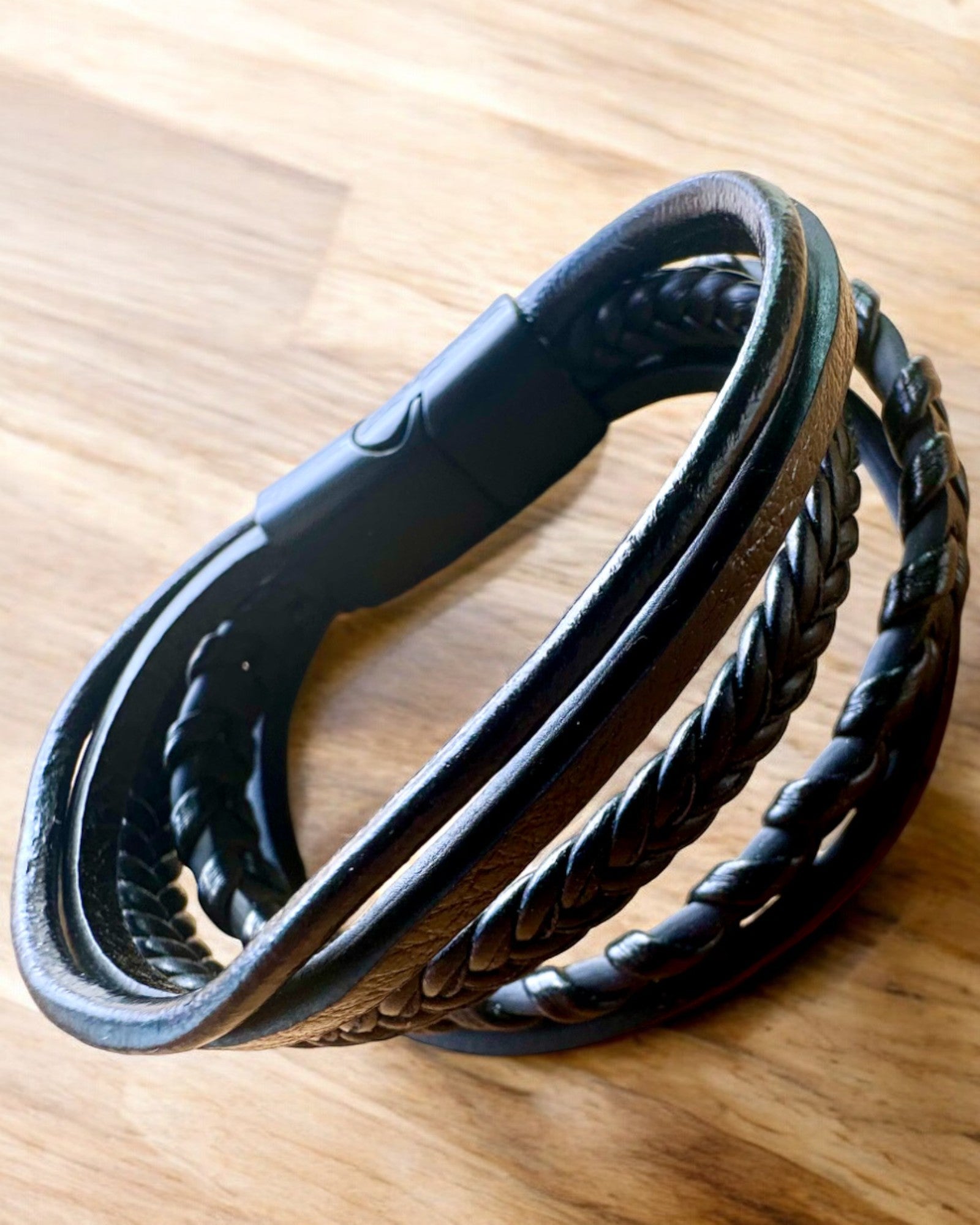 Náramek "StyleTwist" s personalizací gravírováním