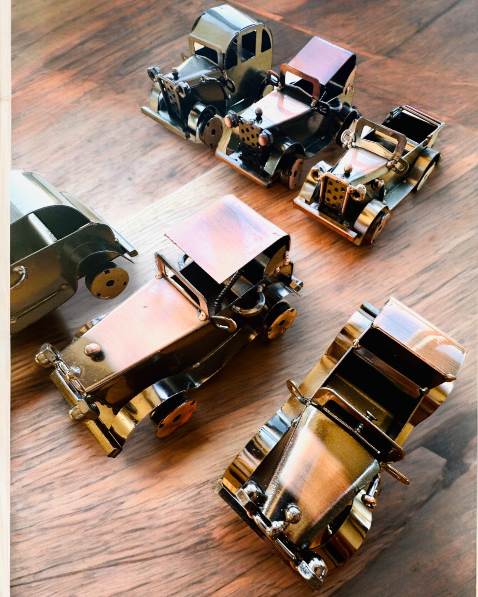 Retro klasické autíčko, auto, z železa - Kolekce "Vintage Drive", model auta, personalizace gravírováním jako dárek