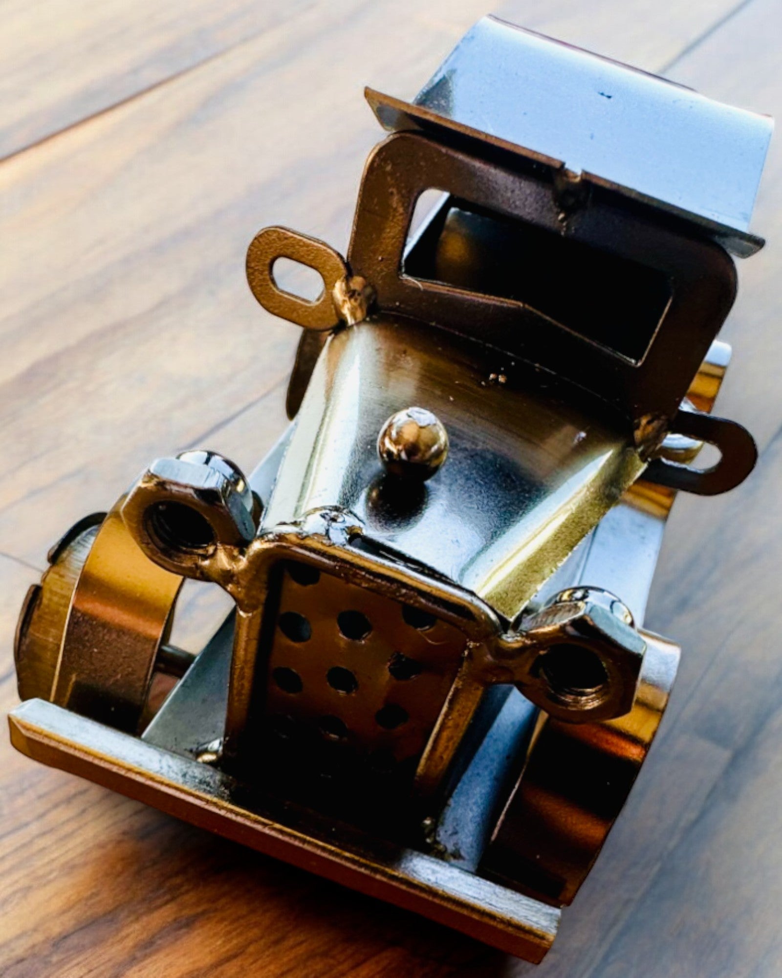 Retro klasické autíčko, auto, z železa - Kolekce "Vintage Drive", model auta, personalizace gravírováním jako dárek