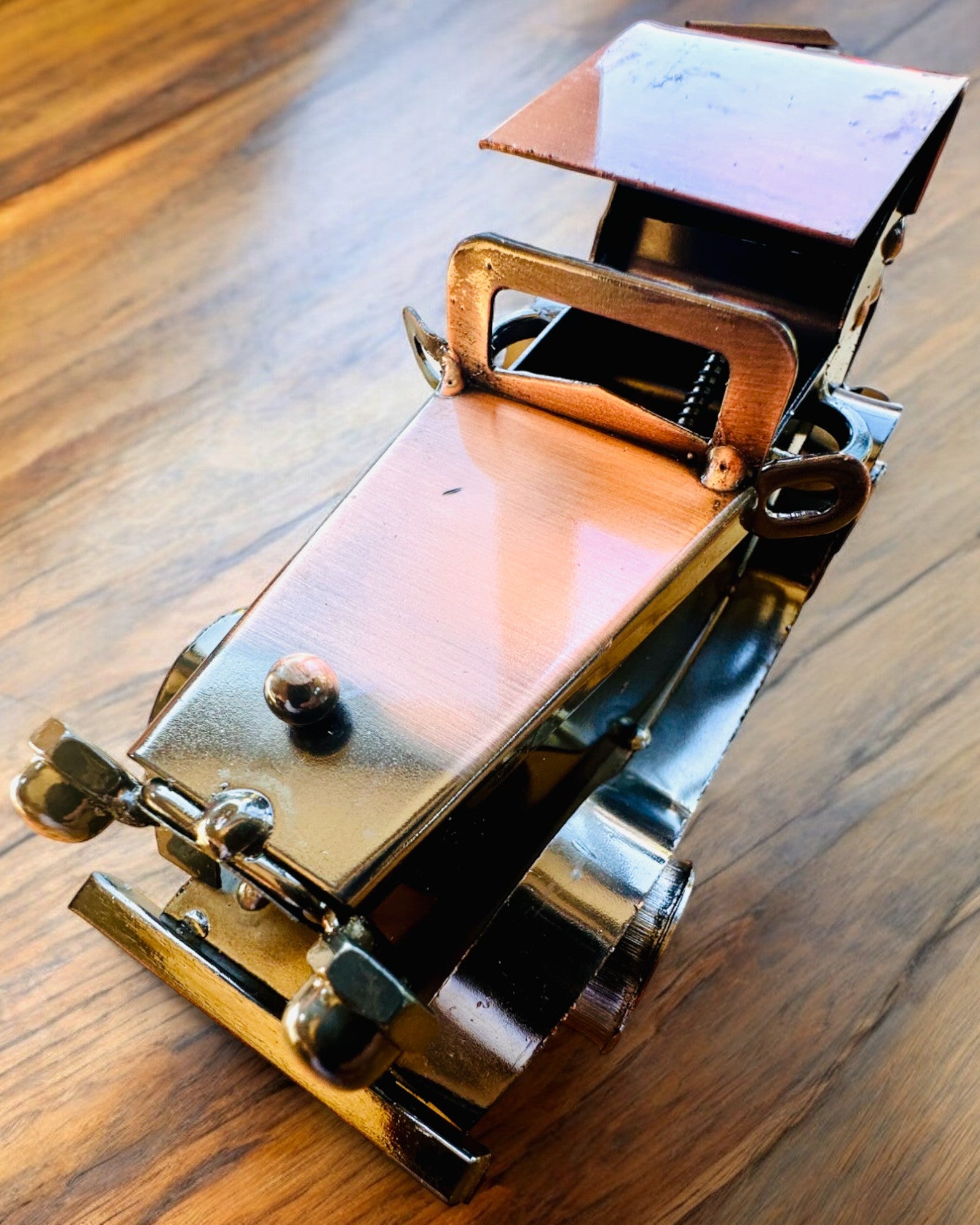 Retro klasické autíčko, auto, z železa - Kolekce "Vintage Drive", model auta, personalizace gravírováním jako dárek