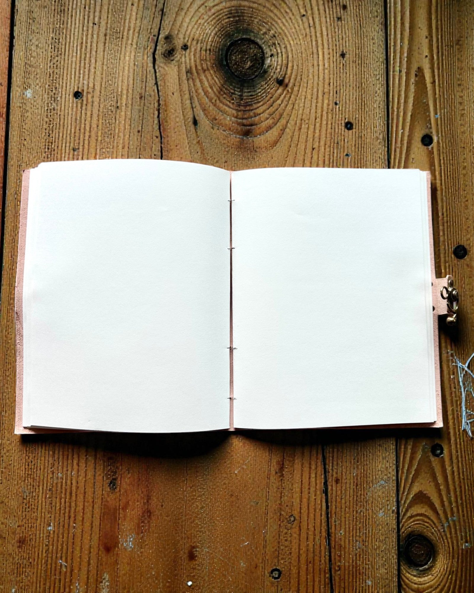 Kožená kniha vzpomínek Dědictví – personalizovaný zápisník 25 × 33 cm