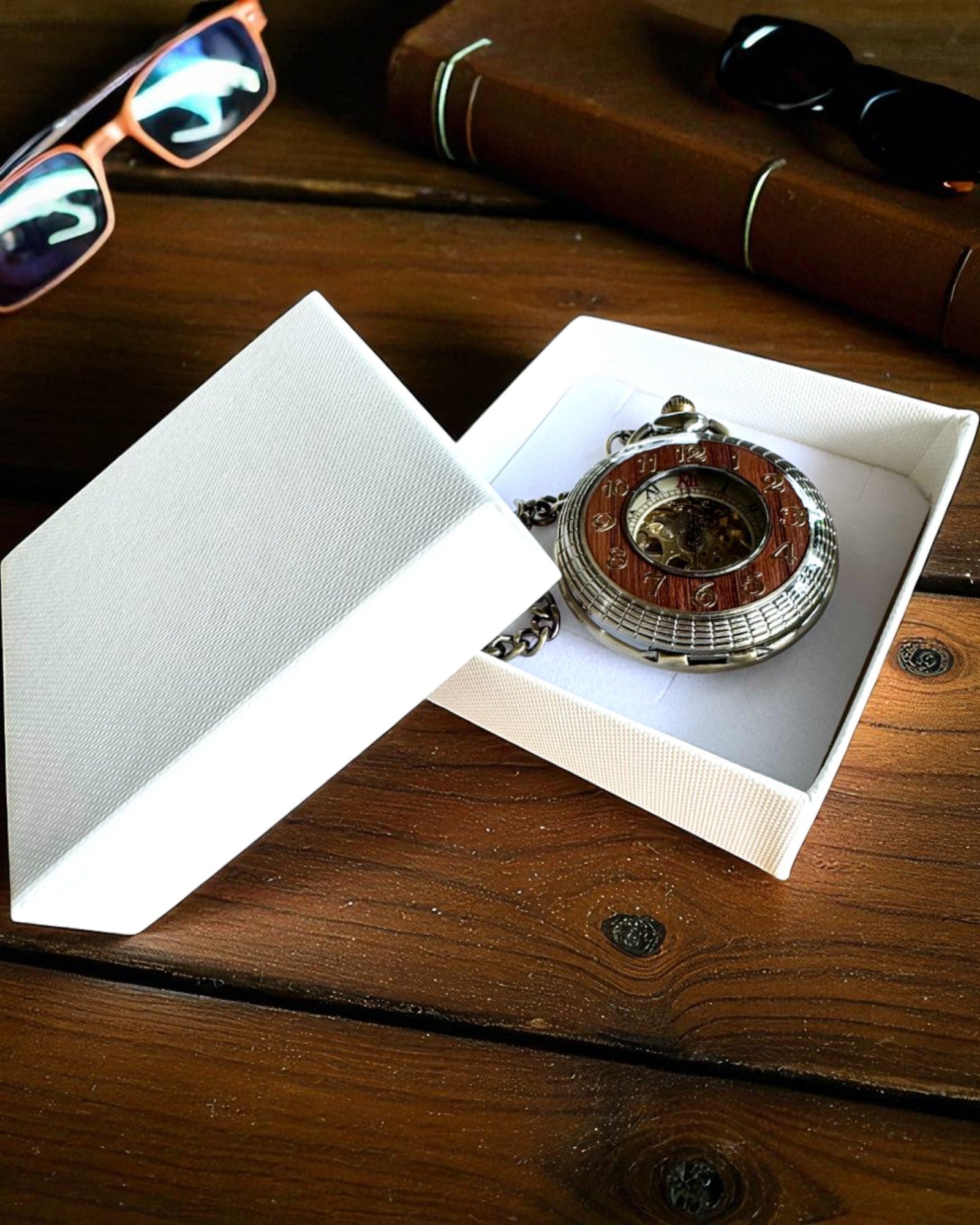 Kapesní hodinky „Veritas Tempus” – mechanický časoměřič s možností gravírování jako dárek, 2 varianty na výběr