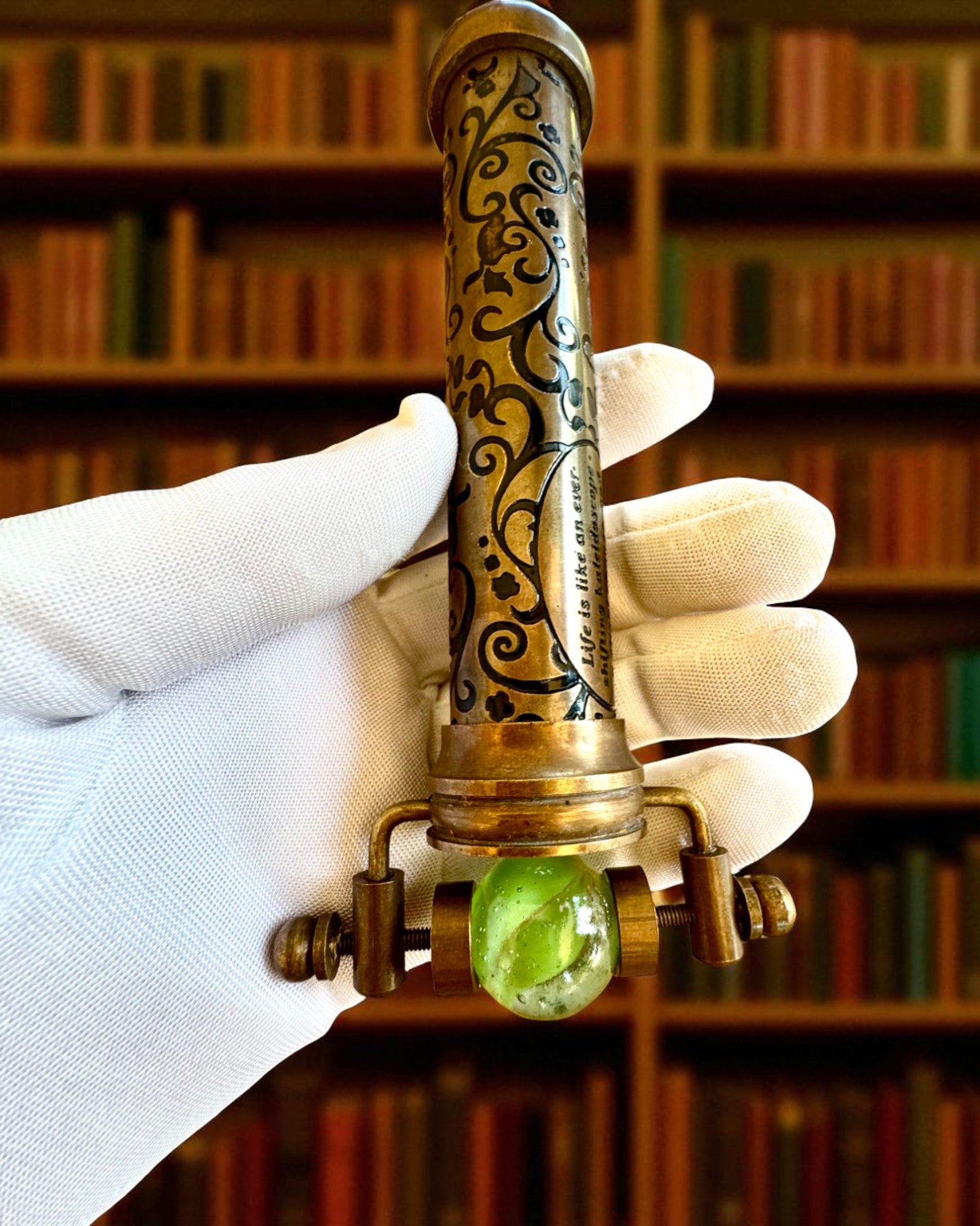 Kaleidoskop Vintage „Smaragdové sny”, 15 cm – ručně vyrobený, možnost personalizace gravírováním jako dárek