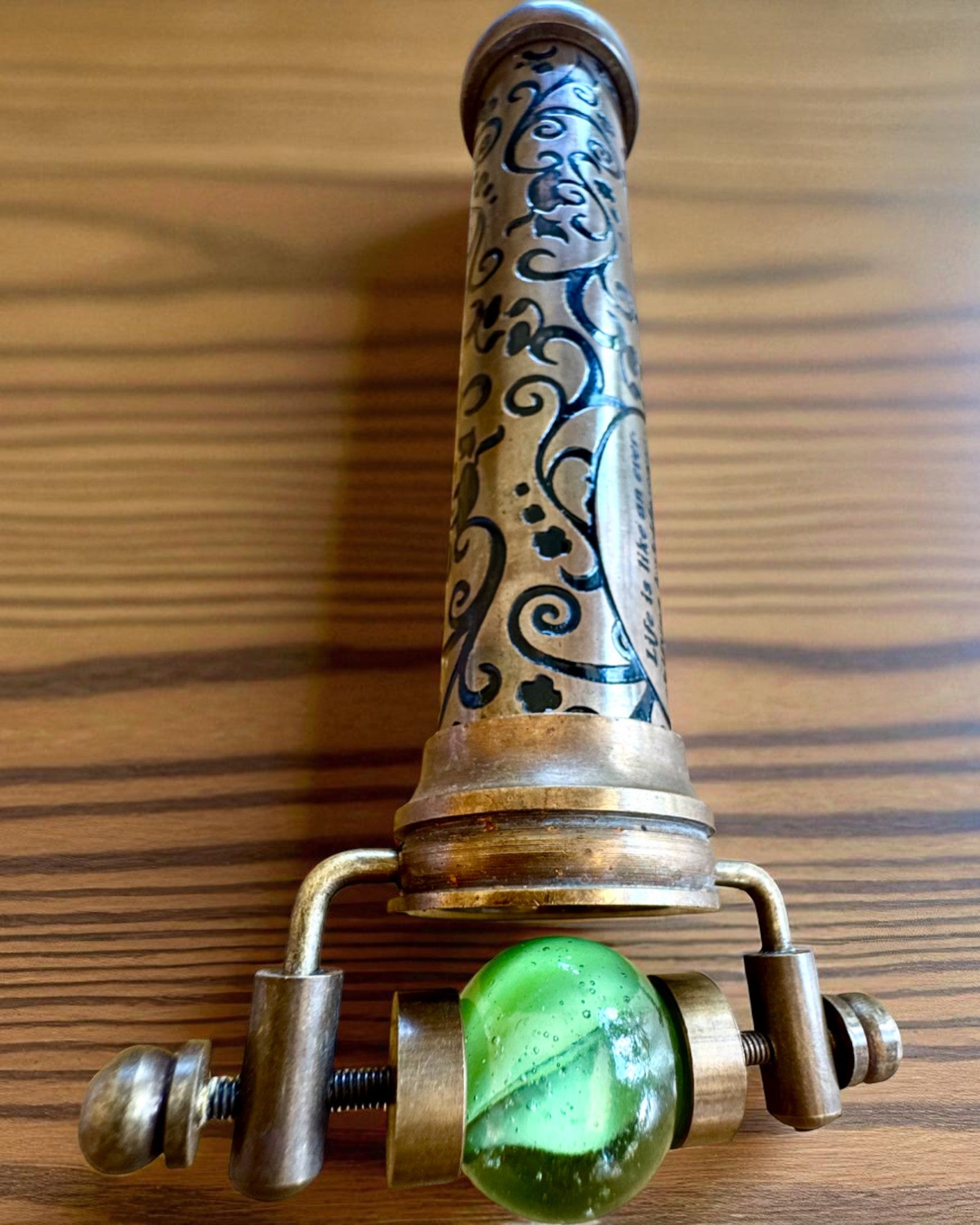 Kaleidoskop Vintage „Smaragdové sny”, 15 cm – ručně vyrobený, možnost personalizace gravírováním jako dárek