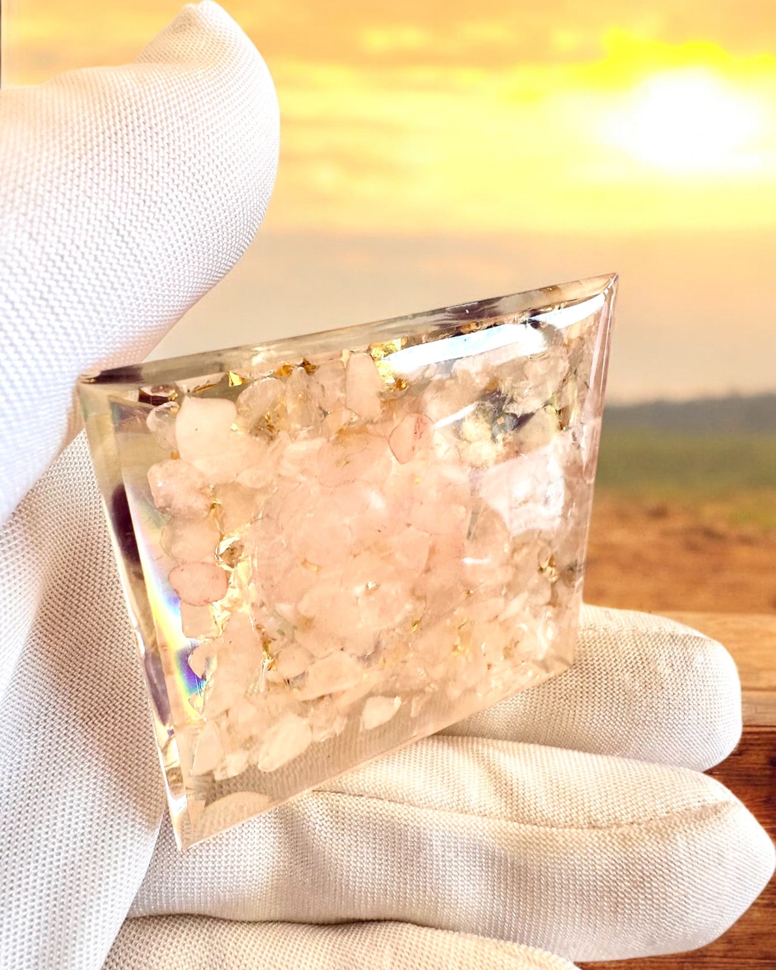 Orgonitová energetická pyramida Pyramida energie „Harmonie světla” - Křišťálová, jako dárek