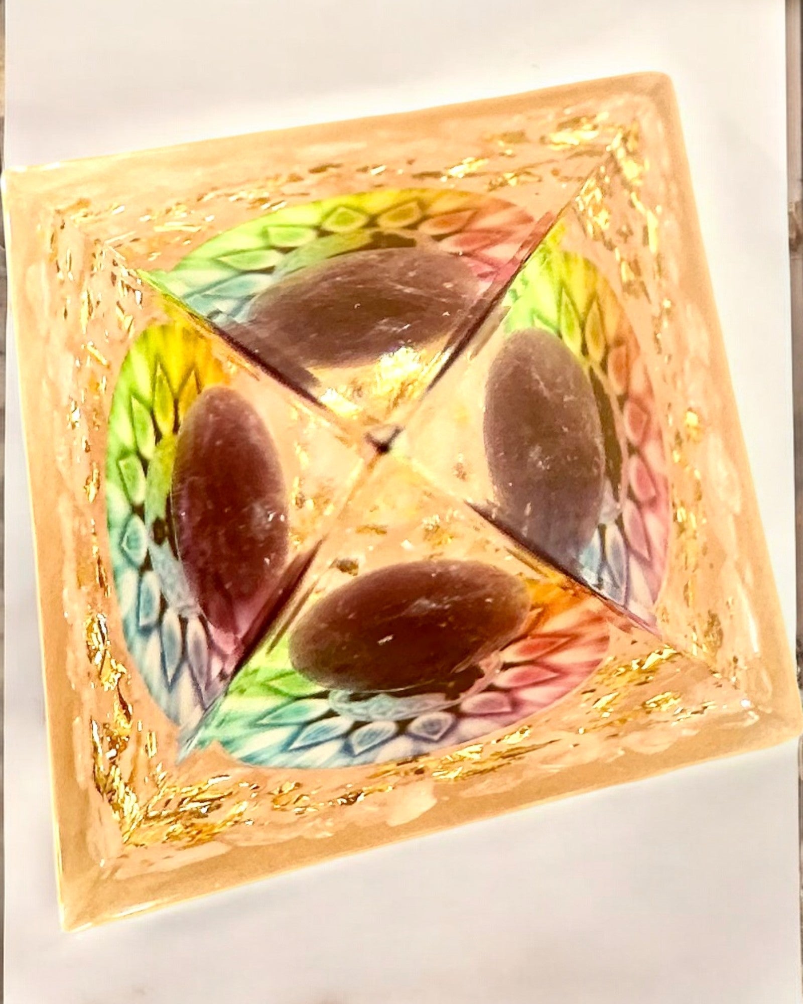 Orgonitová energetická pyramida Pyramida energie „Harmonie světla” - Křišťálová, jako dárek