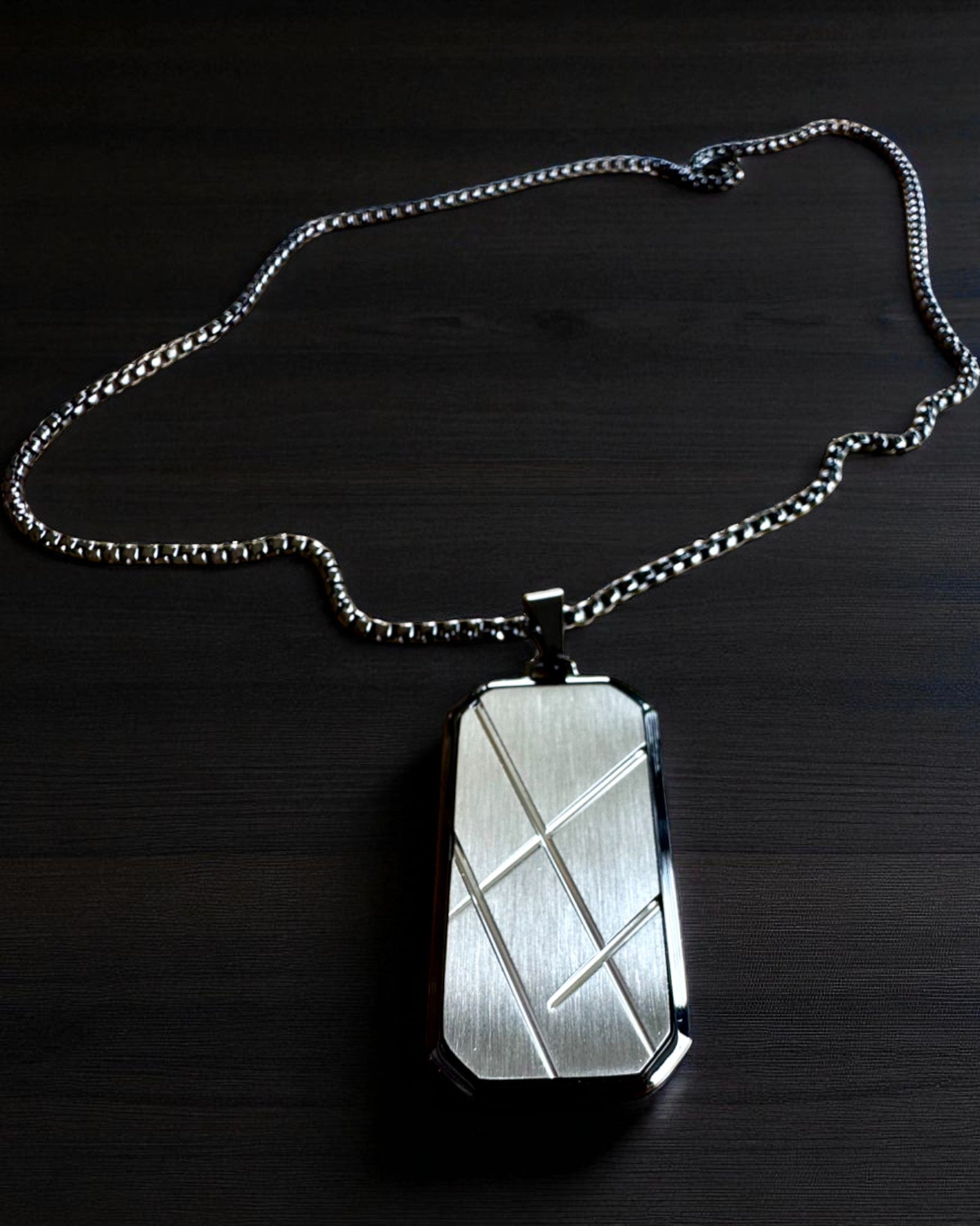 Pánský náhrdelník Dog Tag „SteelVision” – nerezová ocel, 15 variant, personalizace gravírováním