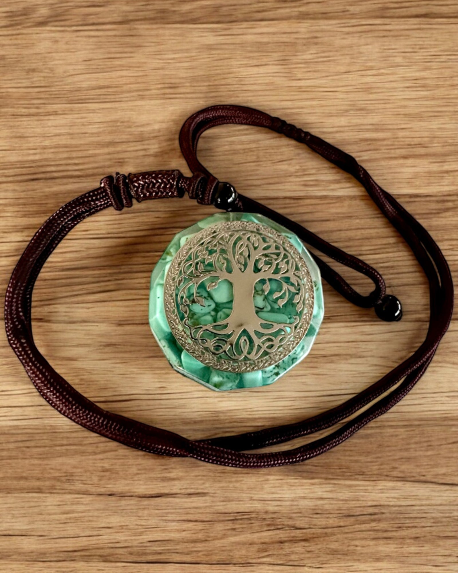 Amulet "Strom života" s tyrkysem – Vaše osobní síla, náhrdelník jako dárek, personalizace gravírováním