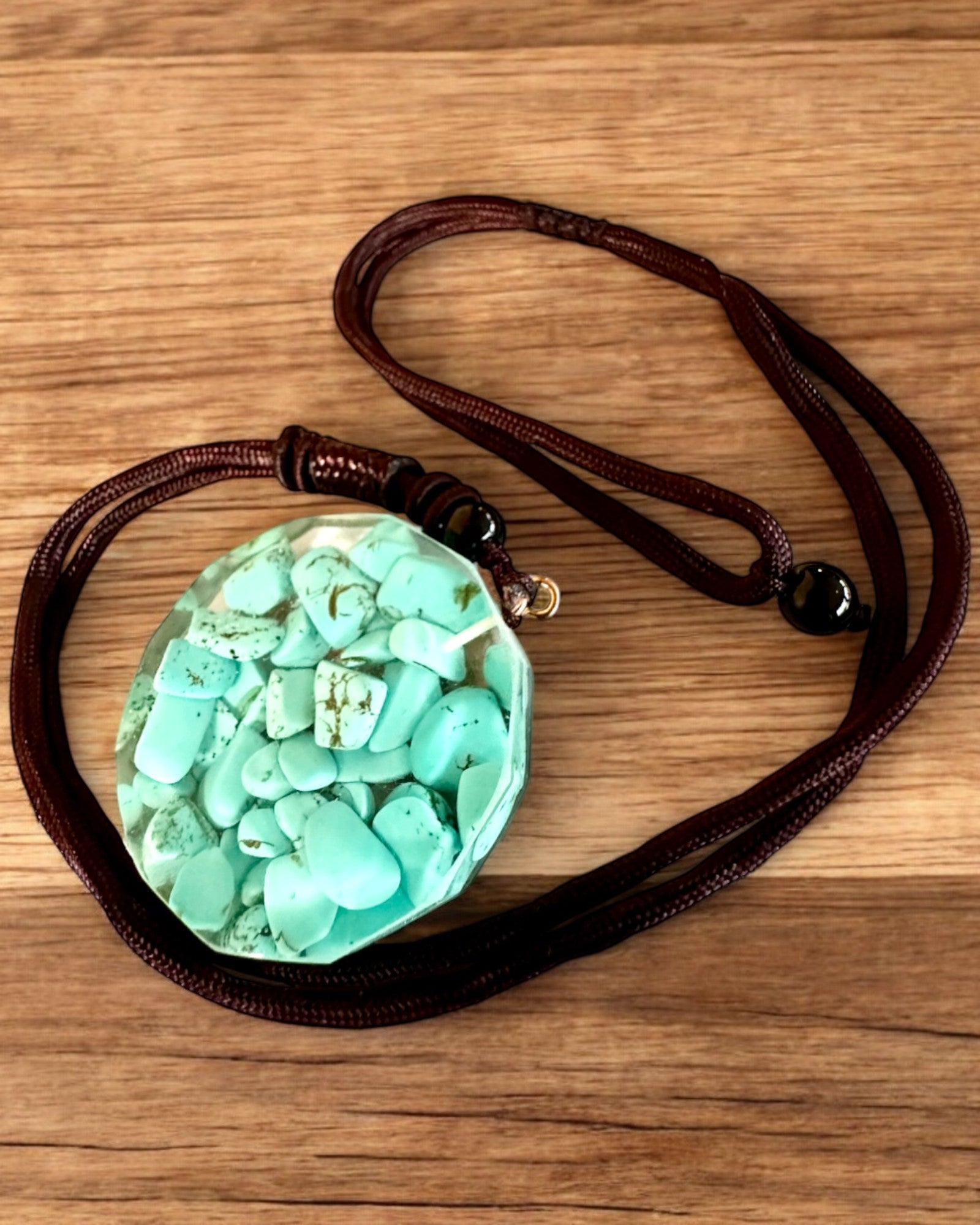 Amulet "Strom života" s tyrkysem – Vaše osobní síla, náhrdelník jako dárek, personalizace gravírováním