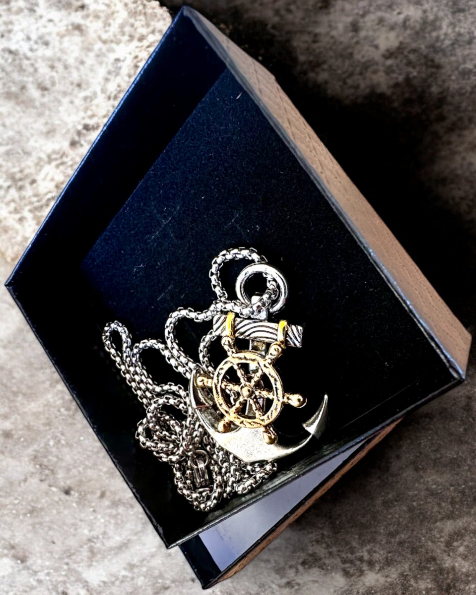 Amulet Morski Kotwica Kapitana, naszyjnik z opcją grawerowania na prezent
