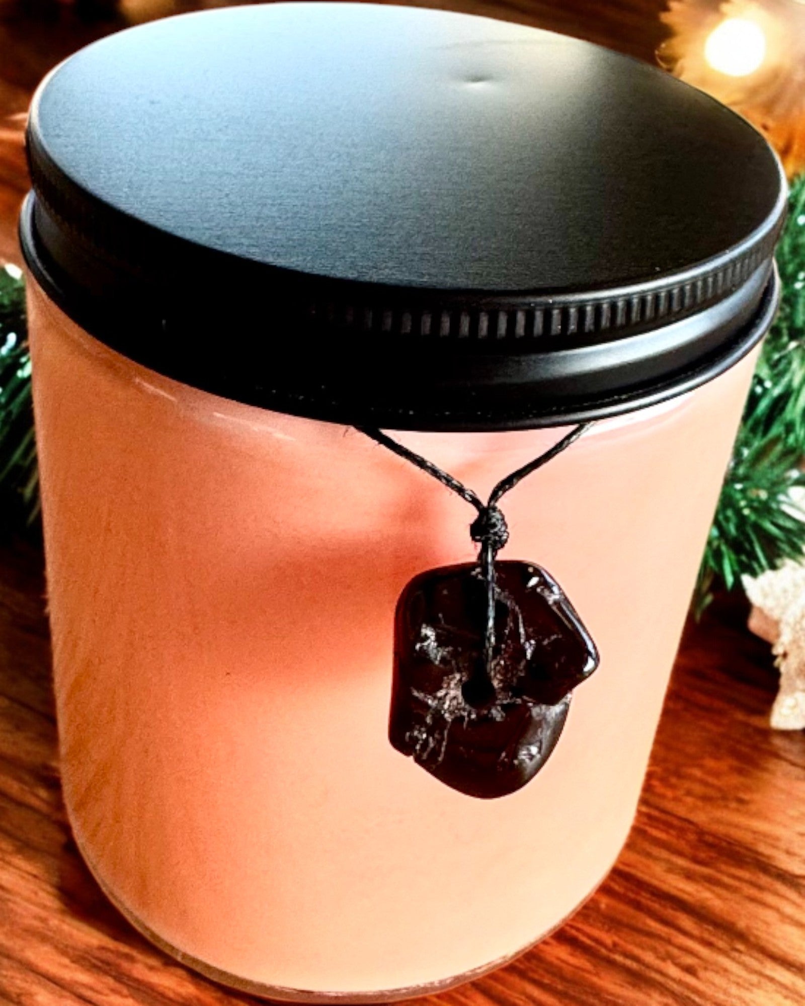 Intenční sójová svíčka 250 ml s přírodním kamenem – vyberte si svou energii: citrín nebo granát, personalizace gravírováním jako dárek