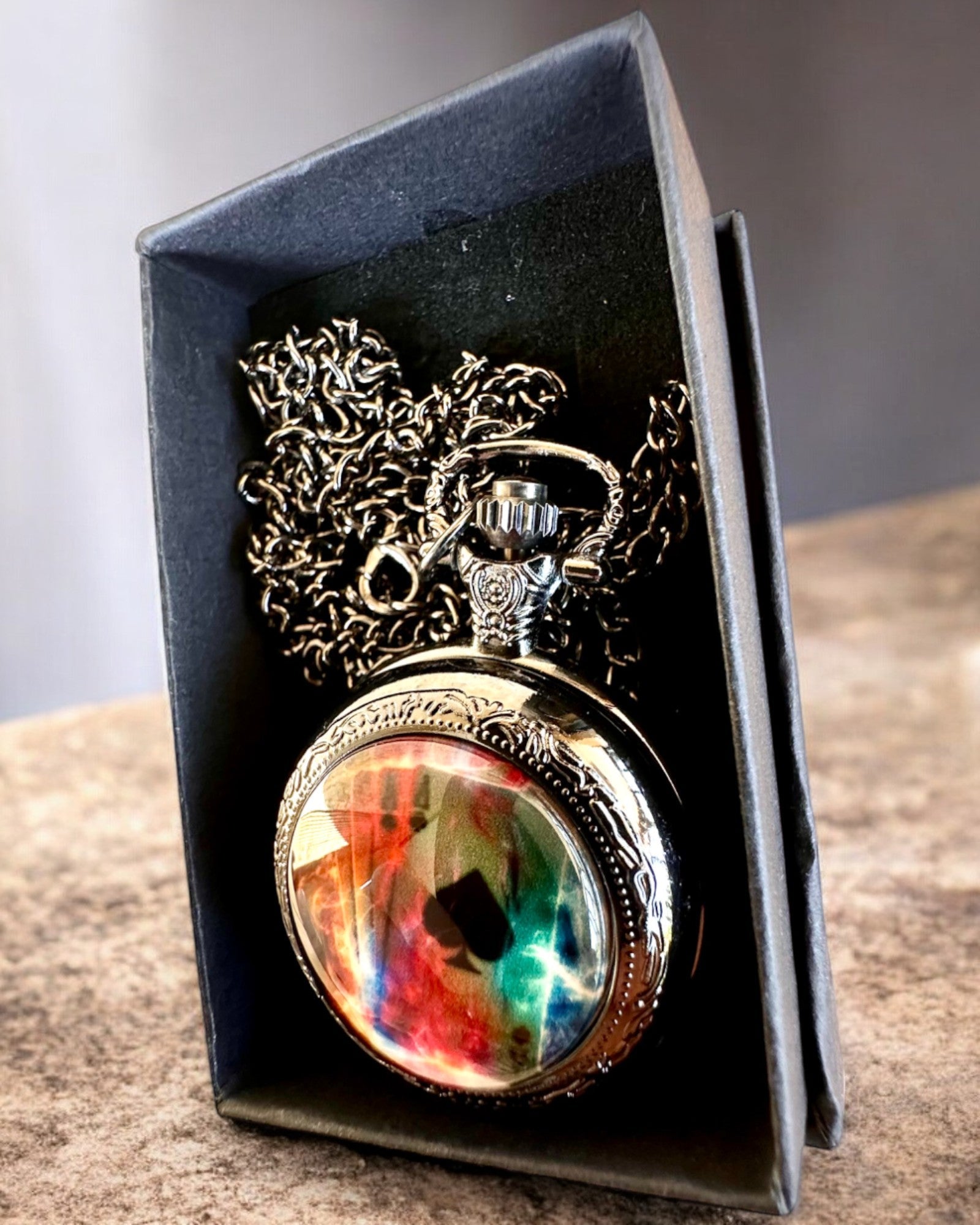 Kapesní hodinky "Magická Talia" - Stylový doplněk z nerezové oceli, personalizace gravírováním jako dárek