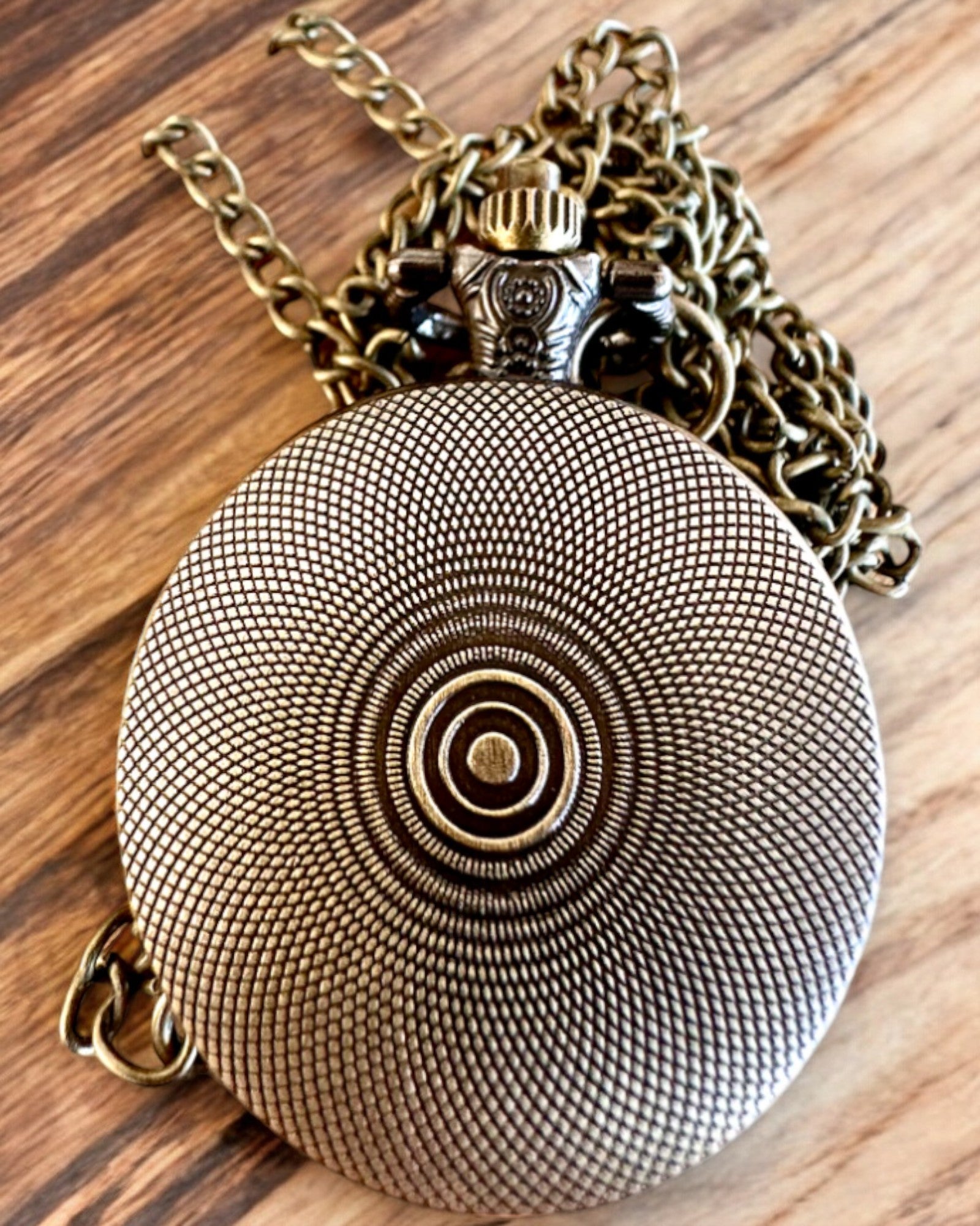 Retro kapesní hodinky "Motocyklový styl", možnost personalizace gravírováním jako dárek