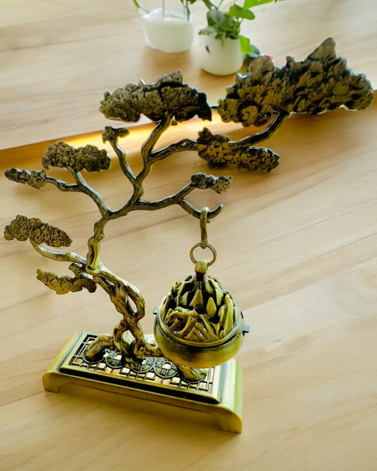 Elegantní kovový držák na kadidlo Bonsai - možnost personalizace gravírováním jako dárek