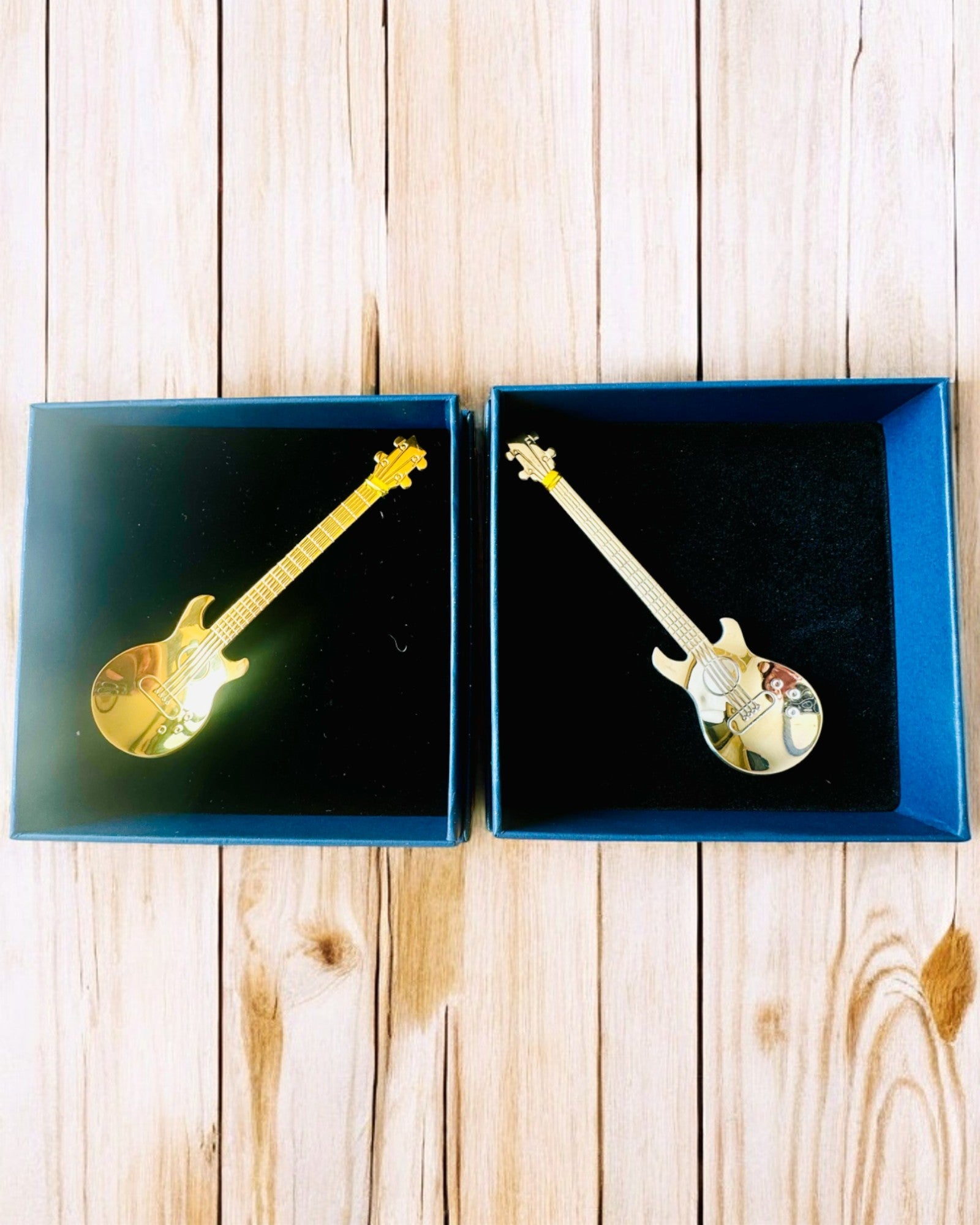 Lžička „Strunový Hit” s možností gravírování 2 barevné varianty na výběr