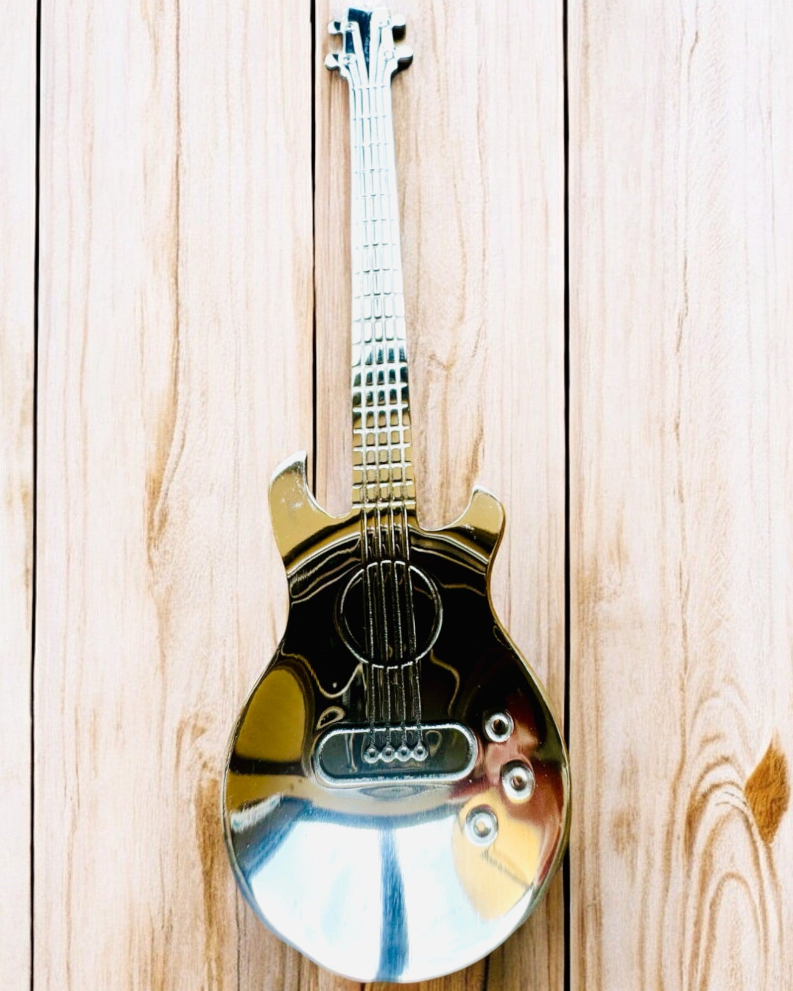 Lžička „Strunový Hit” s možností gravírování 2 barevné varianty na výběr