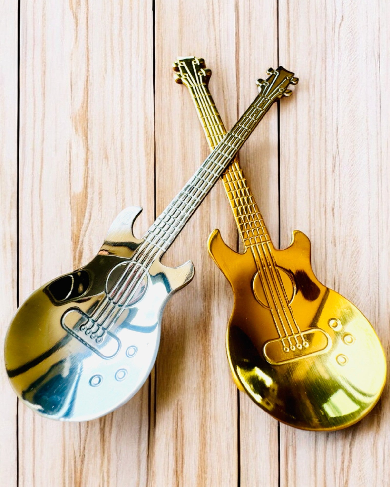 Lžička „Strunový Hit” s možností gravírování 2 barevné varianty na výběr