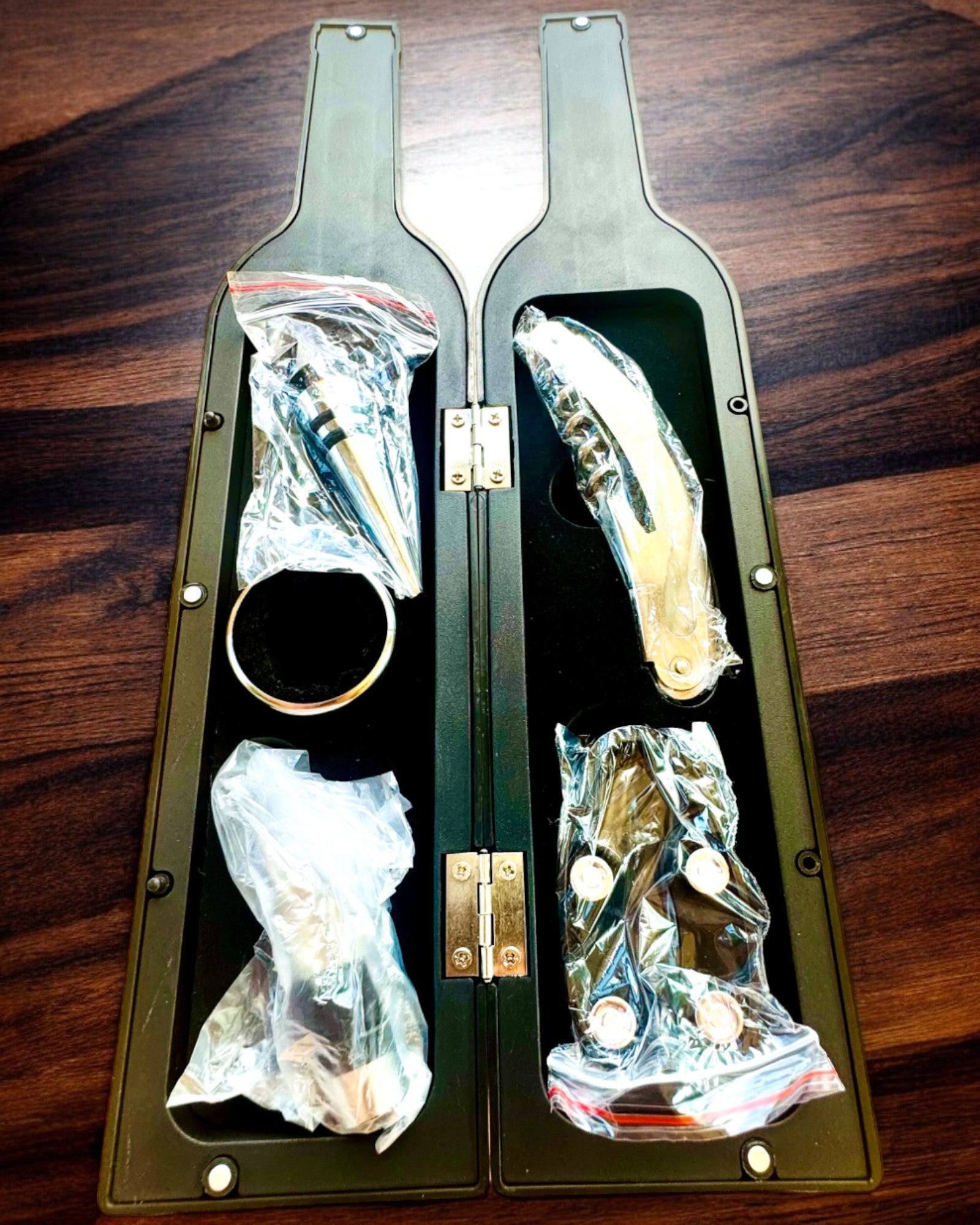 Sada na víno "Sommelier's Delight" - možnost personalizace gravírováním jako dárek