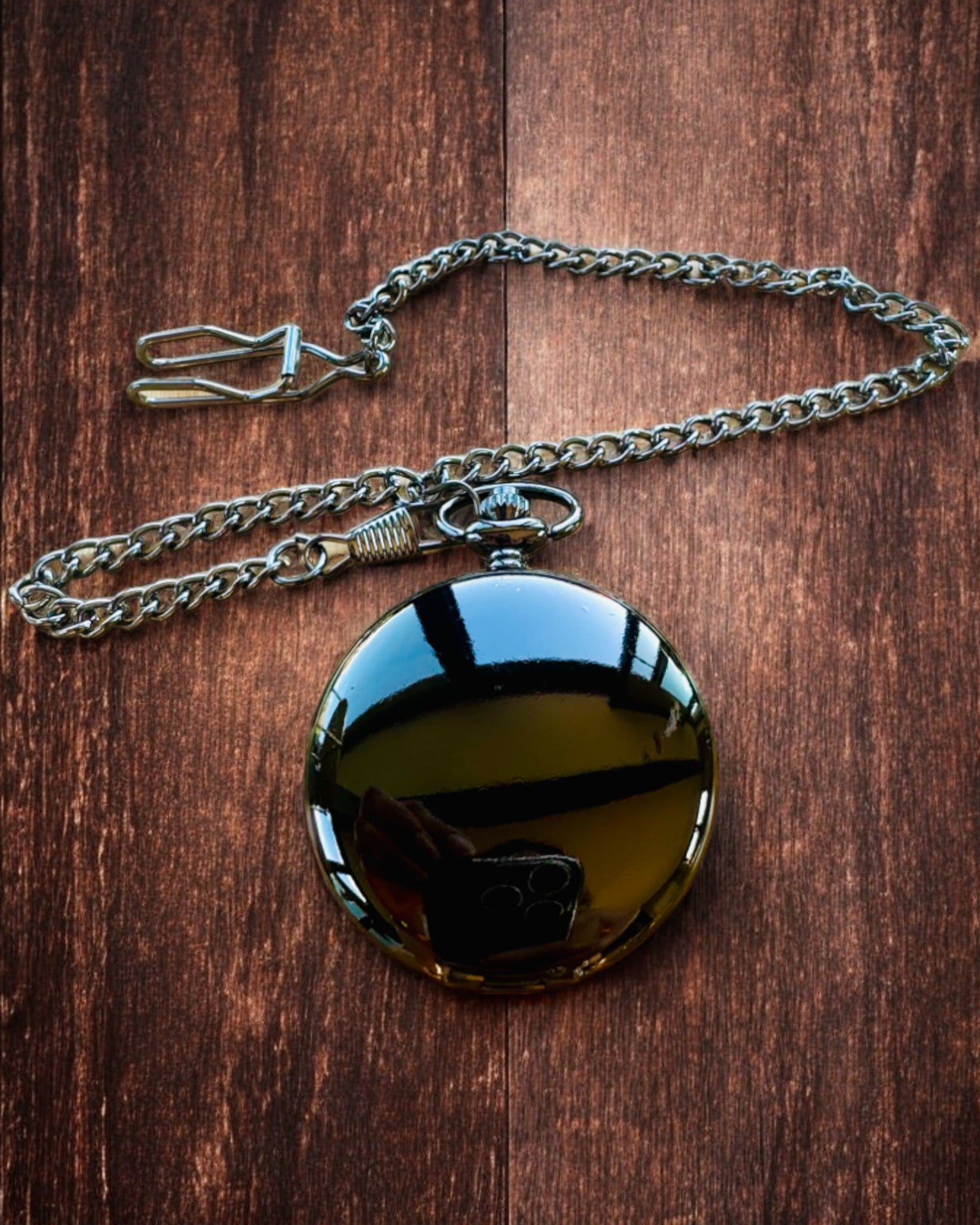 Klasické kapesní hodinky s římskými číslicemi a řetízkem, křemenné, černý lesk - barva černá