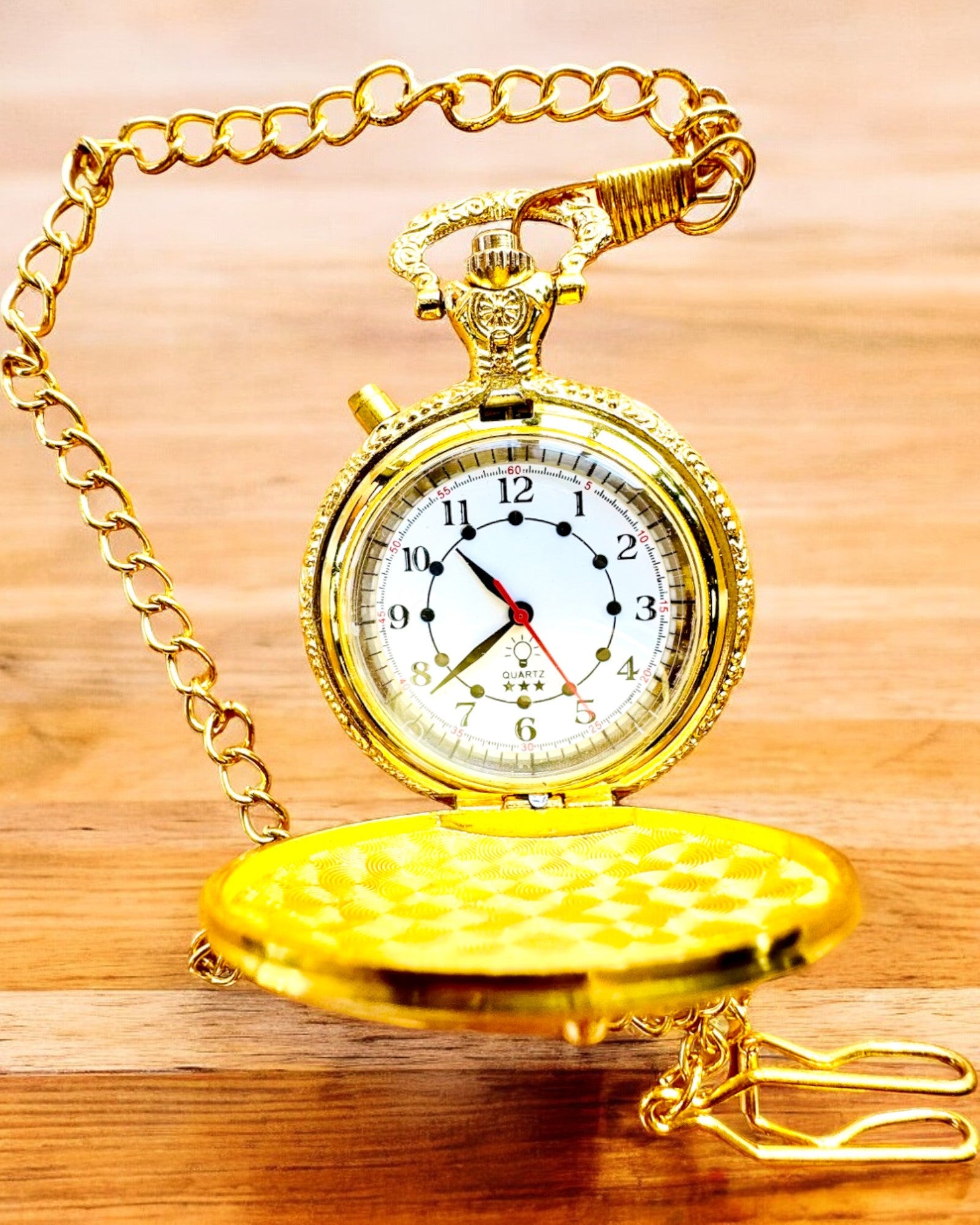 Kapesní hodinky "Motocyklový Elegán 2" – Gravírování jako dárek, 3 barevné varianty