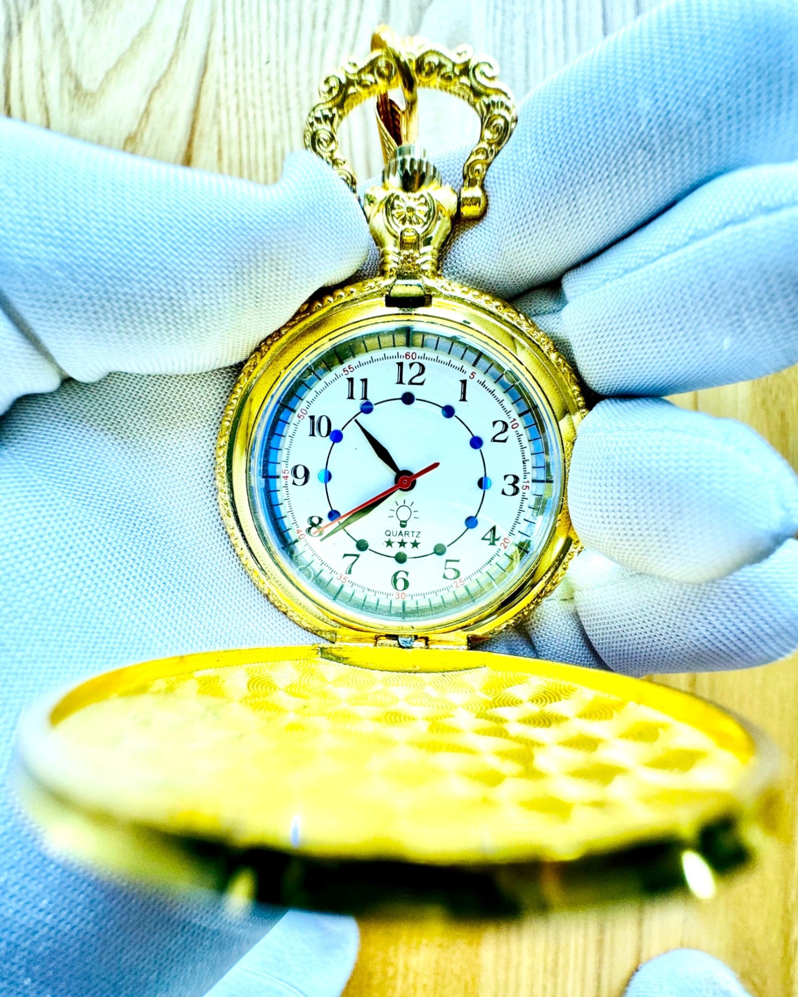 Kapesní hodinky "Motocyklový Elegán 2" – Gravírování jako dárek, 3 barevné varianty