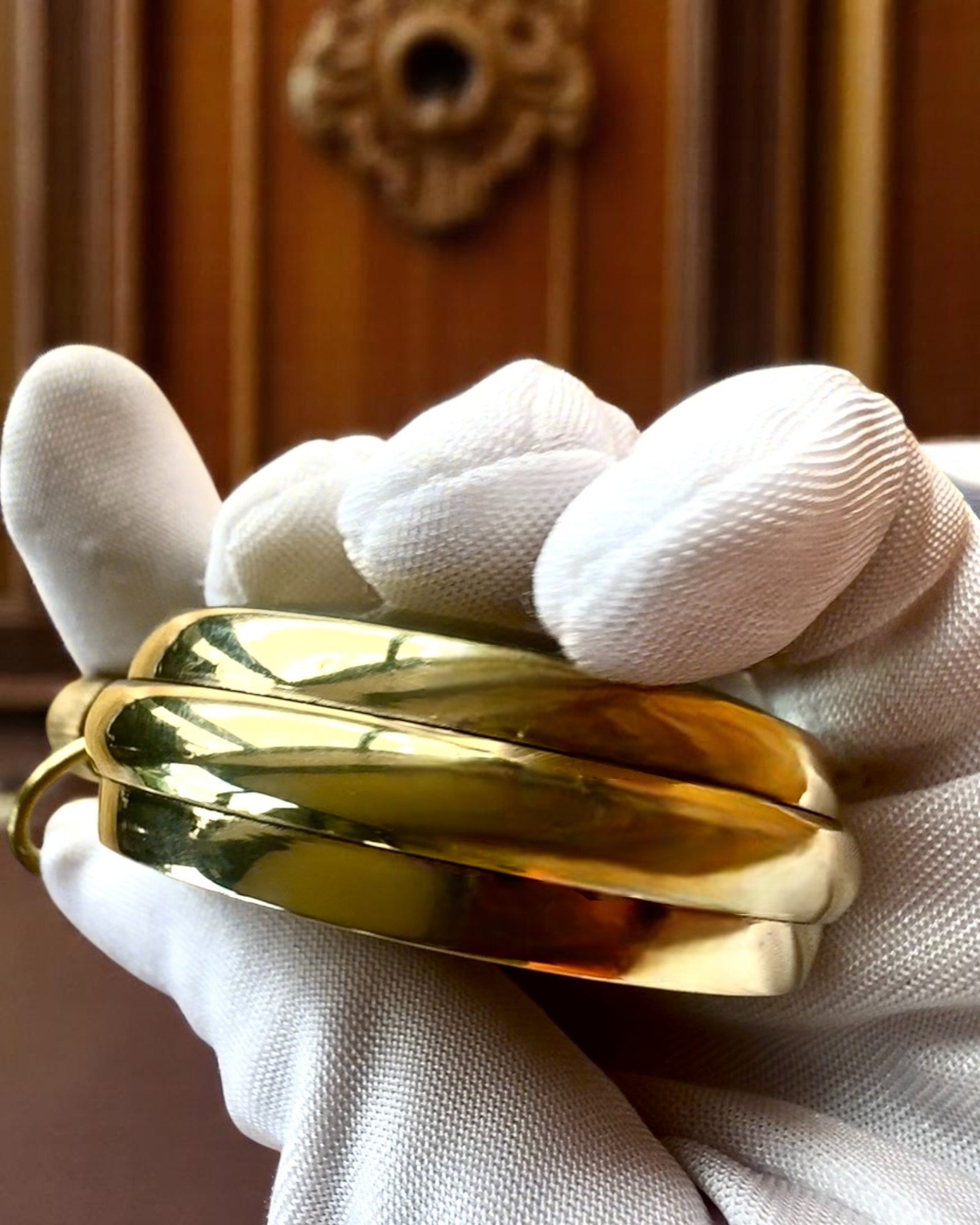 Kapesní hodinky „Victoria Crown“ – Mosazné, Ručně vyrobené v Indii, 5 cm široké, japonský mechanismus, možnost personalizace gravírováním jako dárek