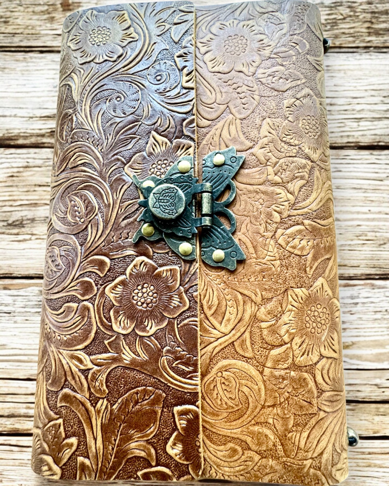 Luxusní retro zápisník s koženým obalem - "Vintage Elegance", 480 stran, možnost personalizace gravírováním