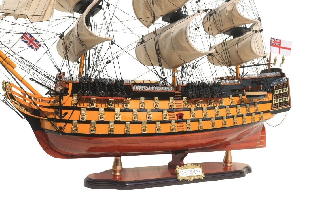 Model Żaglowca HMS Victory 80cm Złożony z Możliwością Personalizacji Grawerem - Ekskluzywna Dekoracja na Prezent, Ręcznie Wykonany z Drewna Egzotycznego, Wysoka Jakość i Dbałość o Szczegóły