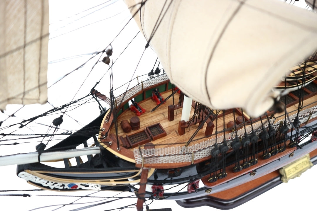 Exkluzivní velký model plachetnice USS Constitution 100cm s možností personalizace gravírováním