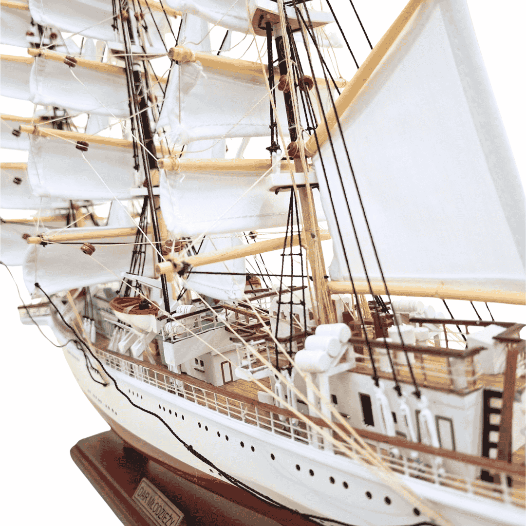 Exkluzivní model plachetnice Dar Młodzieży XXL 71 cm s možností personalizace gravírováním