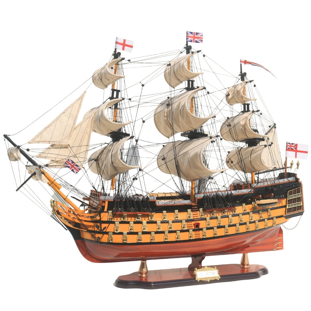Sestavený model plachetnice HMS Victory 80cm s možností personalizace gravírováním - exkluzivní dekorace jako dárek, ručně vyrobená z exotického dřeva, vysoká kvalita a pečlivé zpracování detailů
