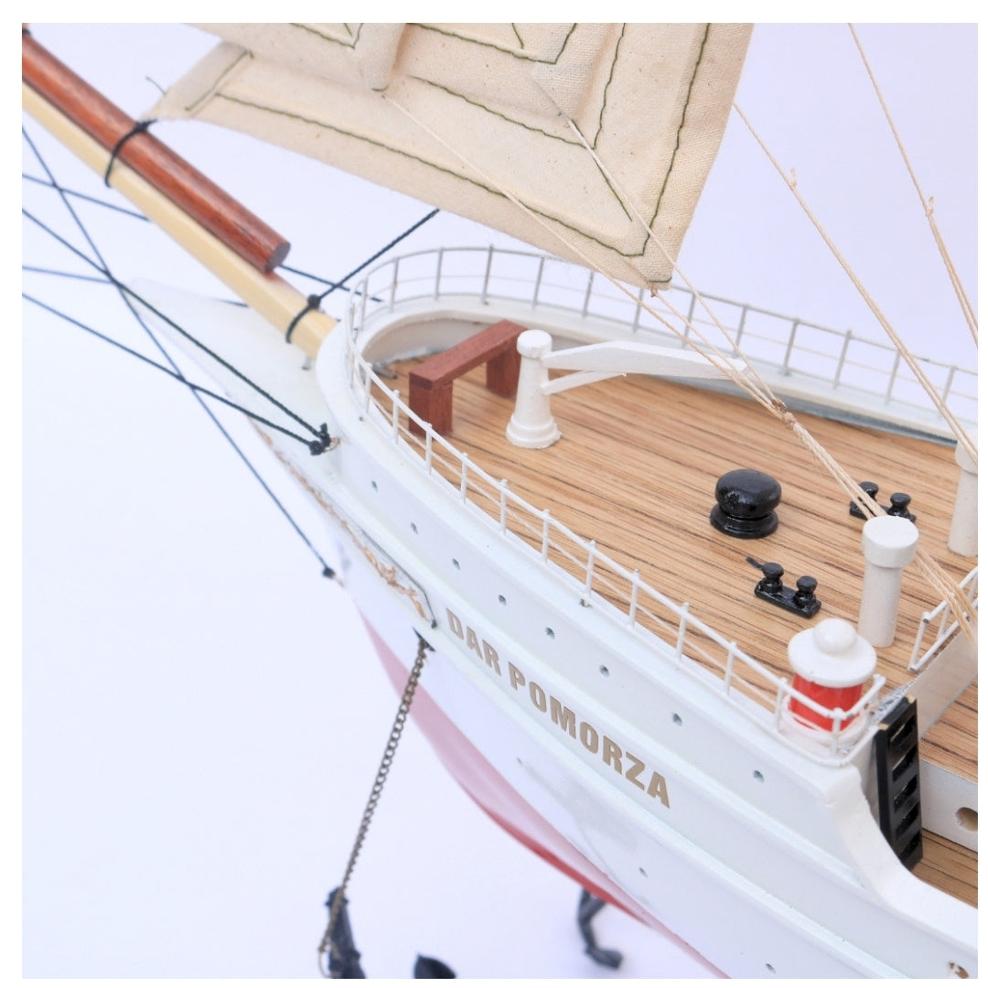 Exkluzivní model plachetnice Dar Pomorza 82 cm s možností personalizace gravírováním