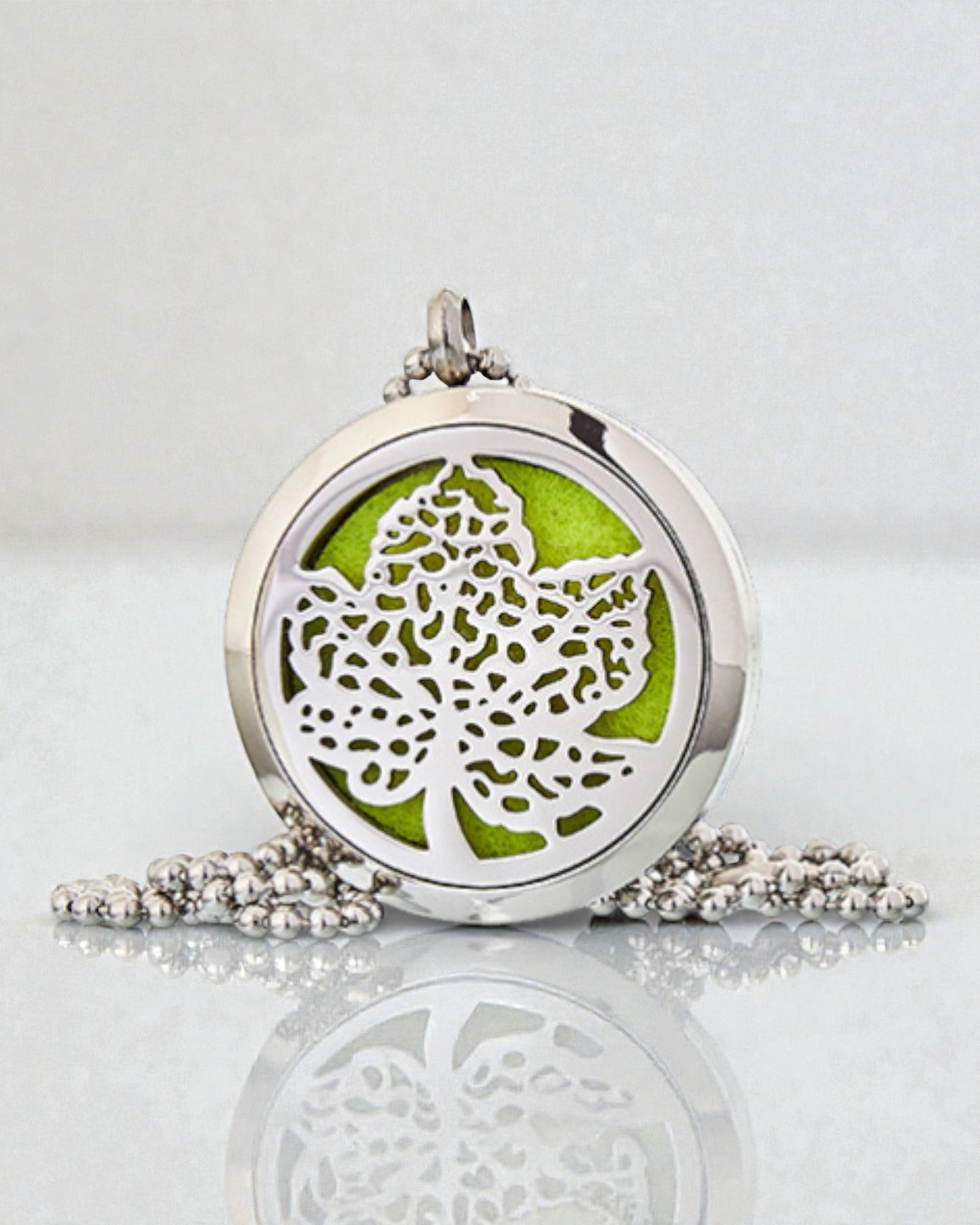 Green Harmony – aromaterapeutický náhrdelník List 30 mm