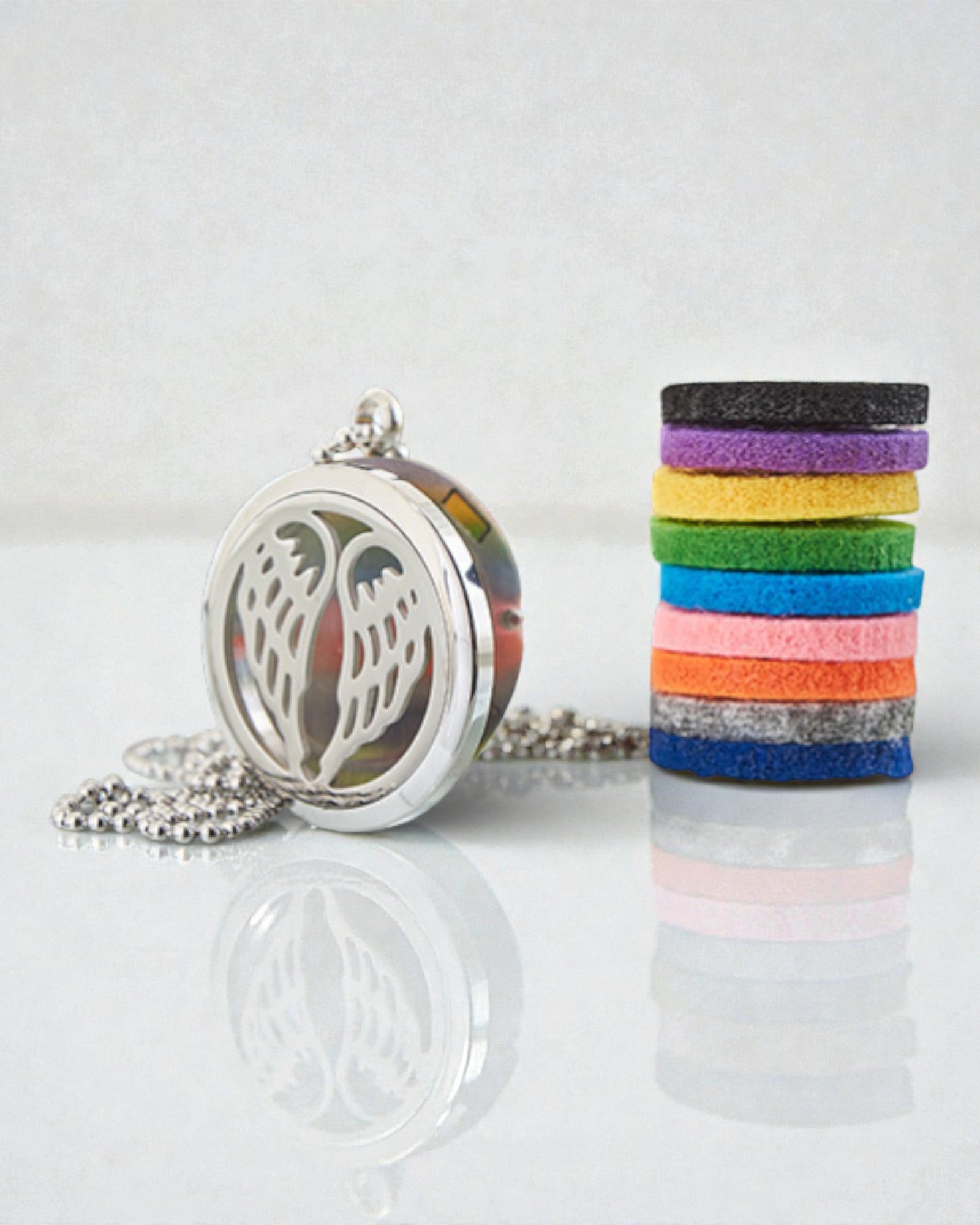 Náhrdelník Aromalife Angelic Wings – Aromatický medailonek Andělská křídla 30 mm