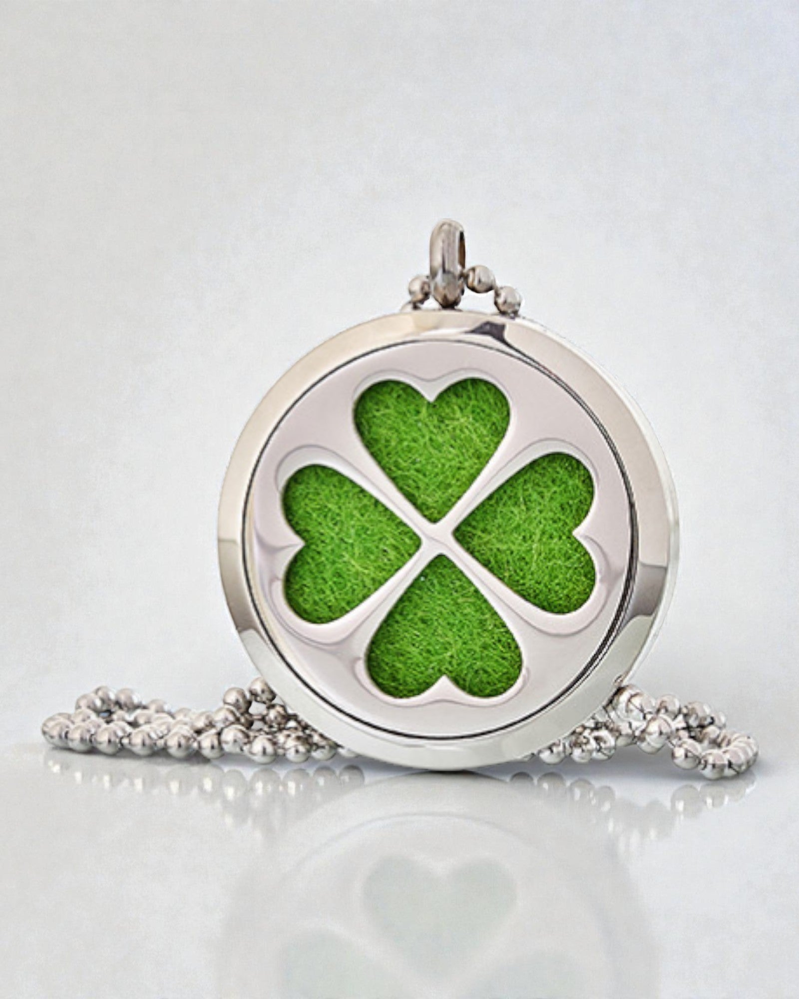 AromaClover – aromaterapeutický náhrdelník s medailonem čtyřlístku 30 mm