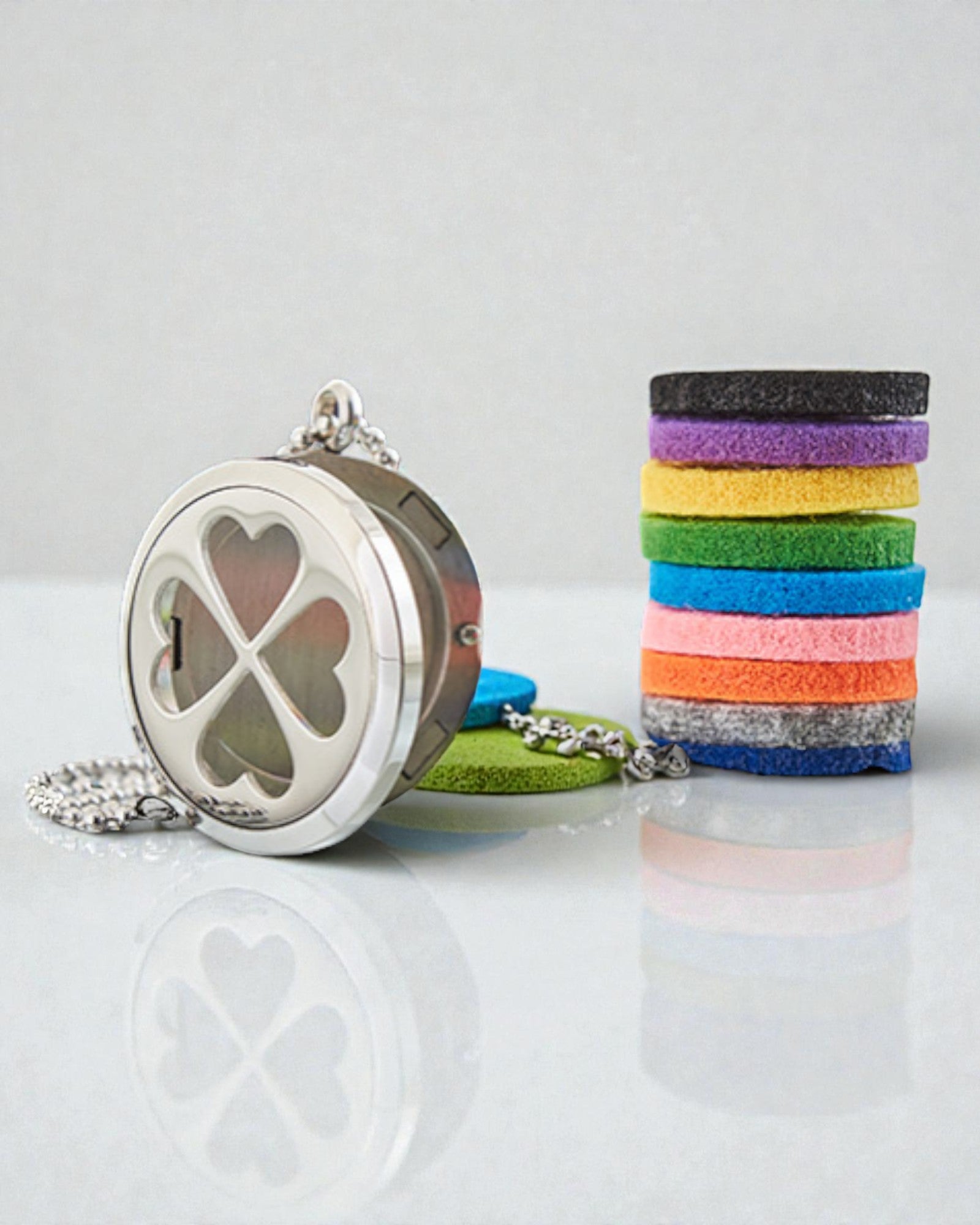 AromaClover – aromaterapeutický náhrdelník s medailonem čtyřlístku 30 mm