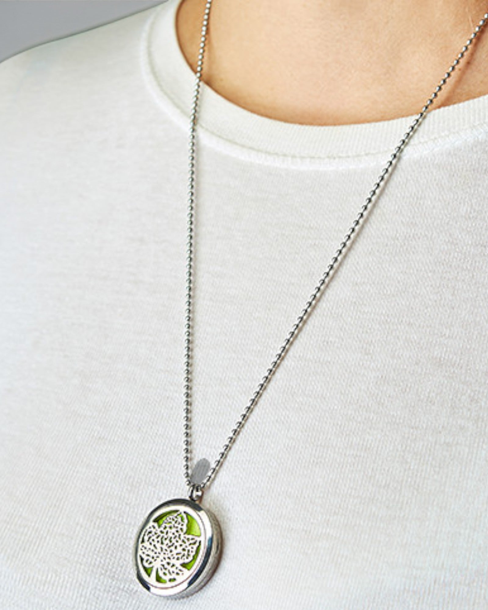 Náhrdelník Aromalife Chakra OM – tajný medailon vůně 30 mm