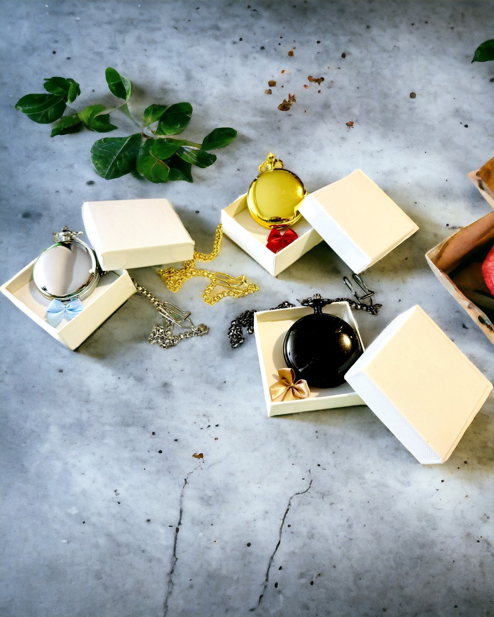 Klasické Kapesní Mechanické Hodinky s Dvojitým Krytem, Ruční, Zlatá Barva, s Gravírováním