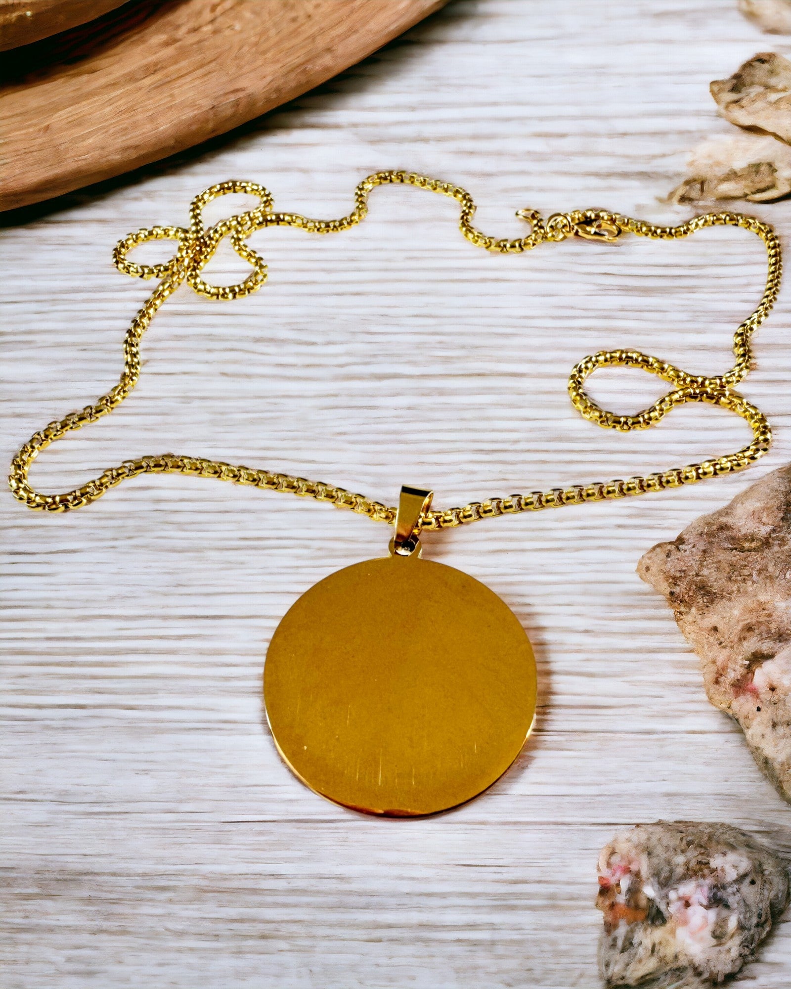 Přívěsek "Urban Elegance" – Kulatá Medaile z Nerezové Oceli ve Dvou Barvách s Možností Personalizace