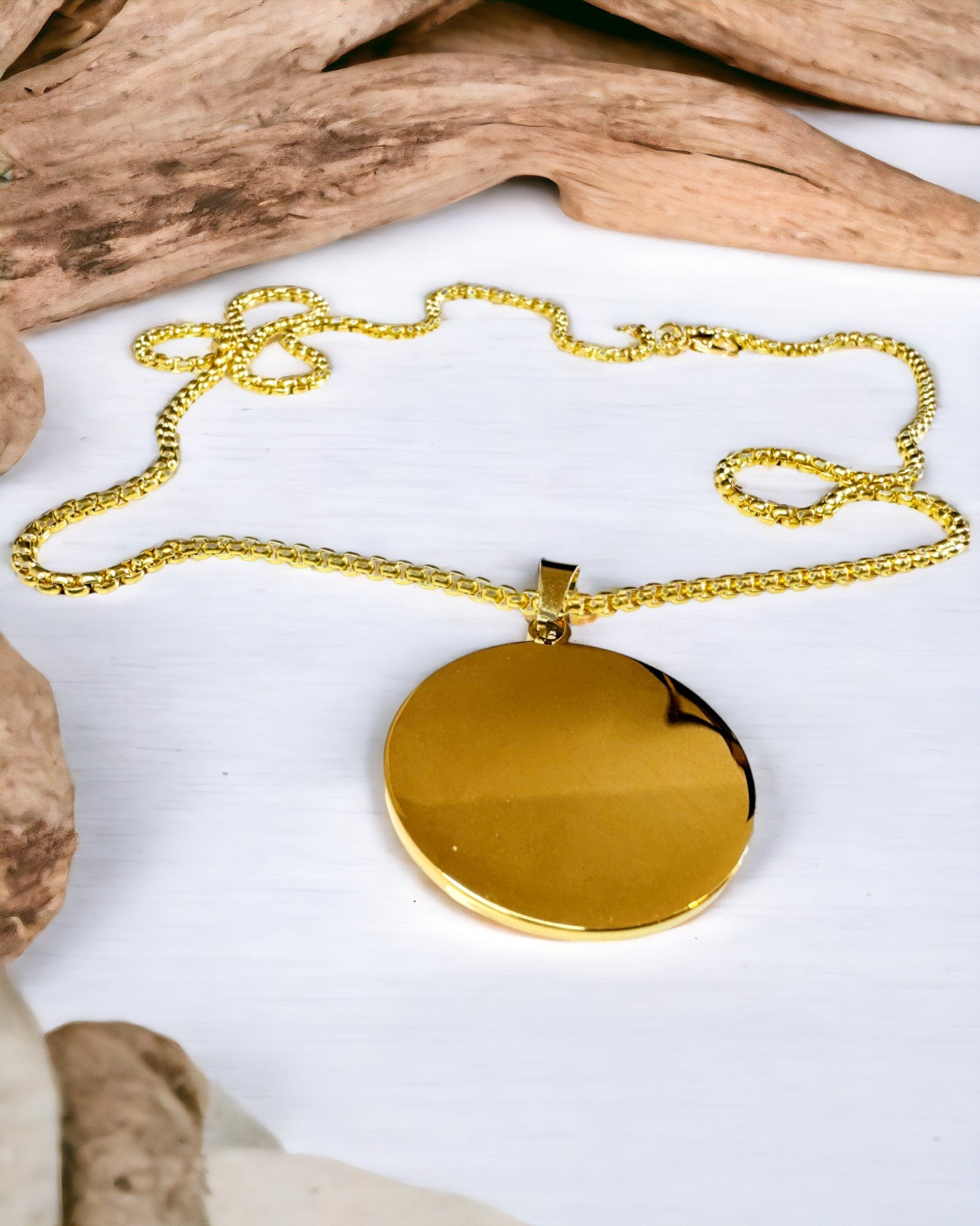 Přívěsek "Urban Elegance" – Kulatá Medaile z Nerezové Oceli ve Dvou Barvách s Možností Personalizace