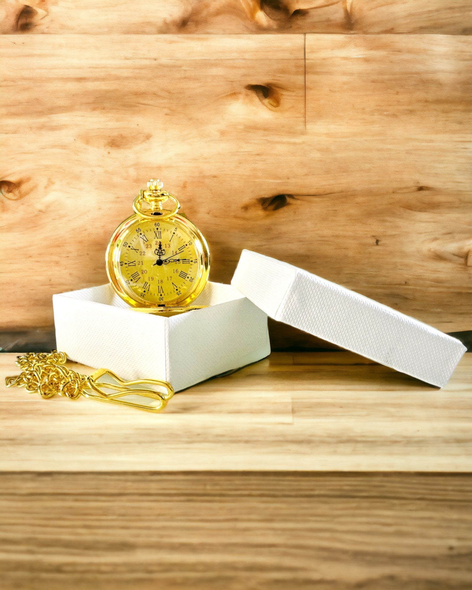 Kapesní hodinky ve zlaté barvě v retro stylu s možností gravírování