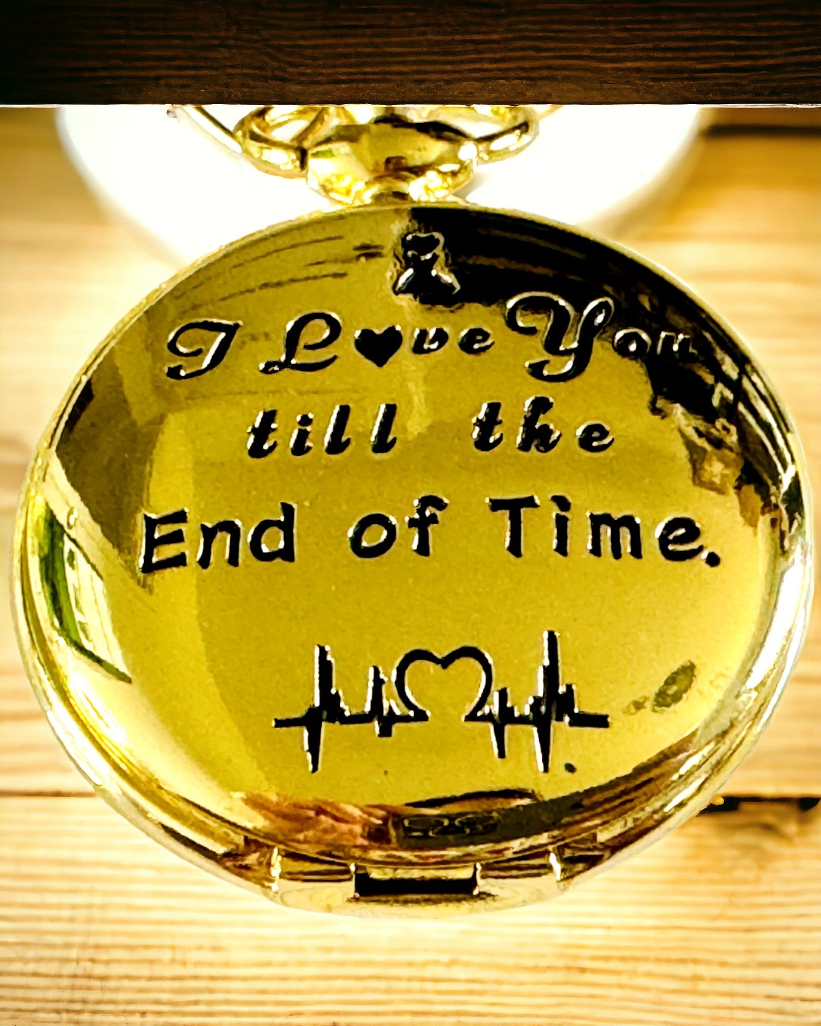 Kapesní hodinky ve zlaté barvě v retro stylu s možností gravírování