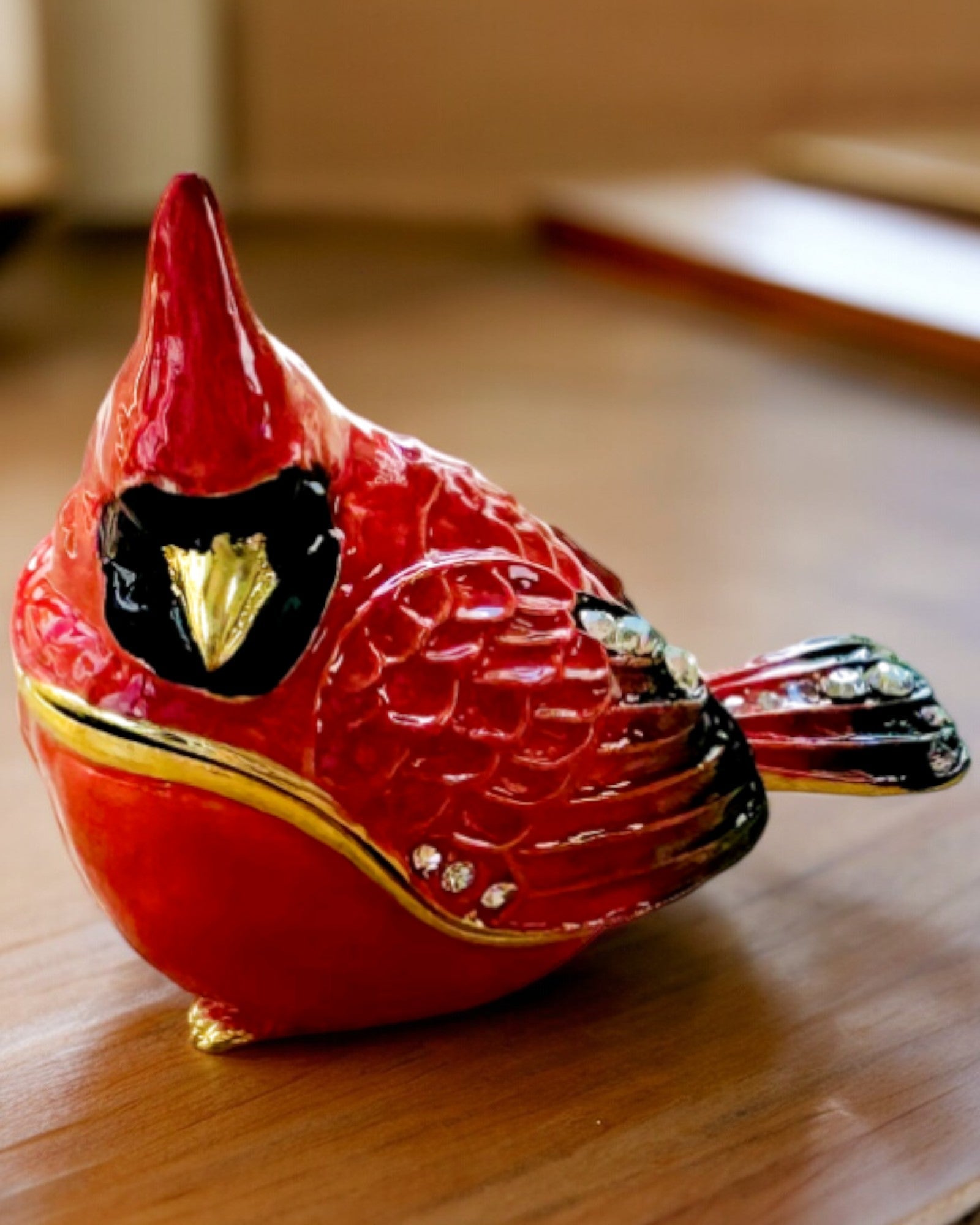 Elegantní šperkovnice ve tvaru kardinála s možností gravírování