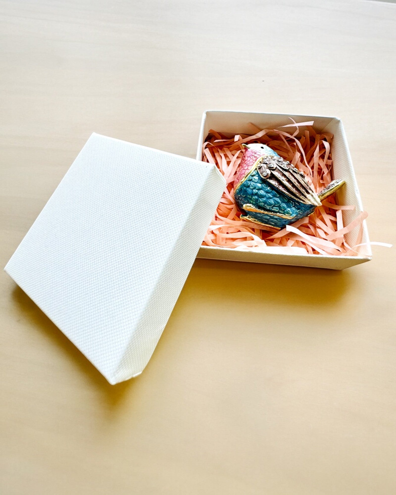 Barevný ptáček vrabec s gravírováním - Roztomilá skrýš na poklady