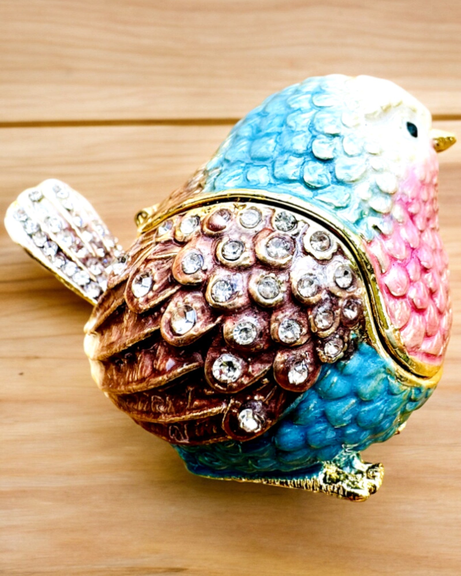 Barevný ptáček vrabec s gravírováním - Roztomilá skrýš na poklady