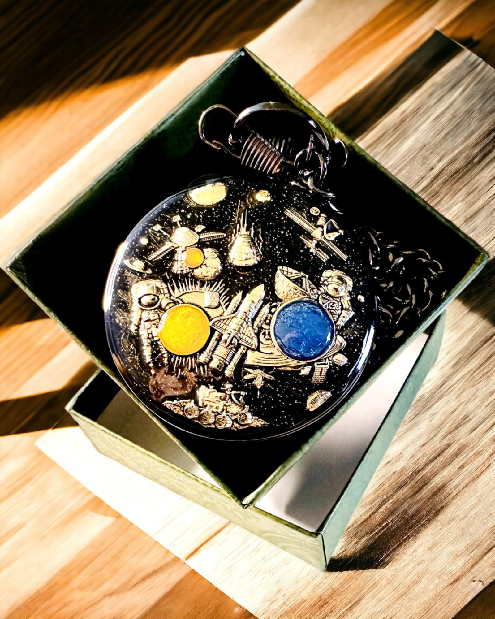 Kapesní hodinky "Astrum Temporis" - Černý rámeček. Možnost personalizace gravírováním