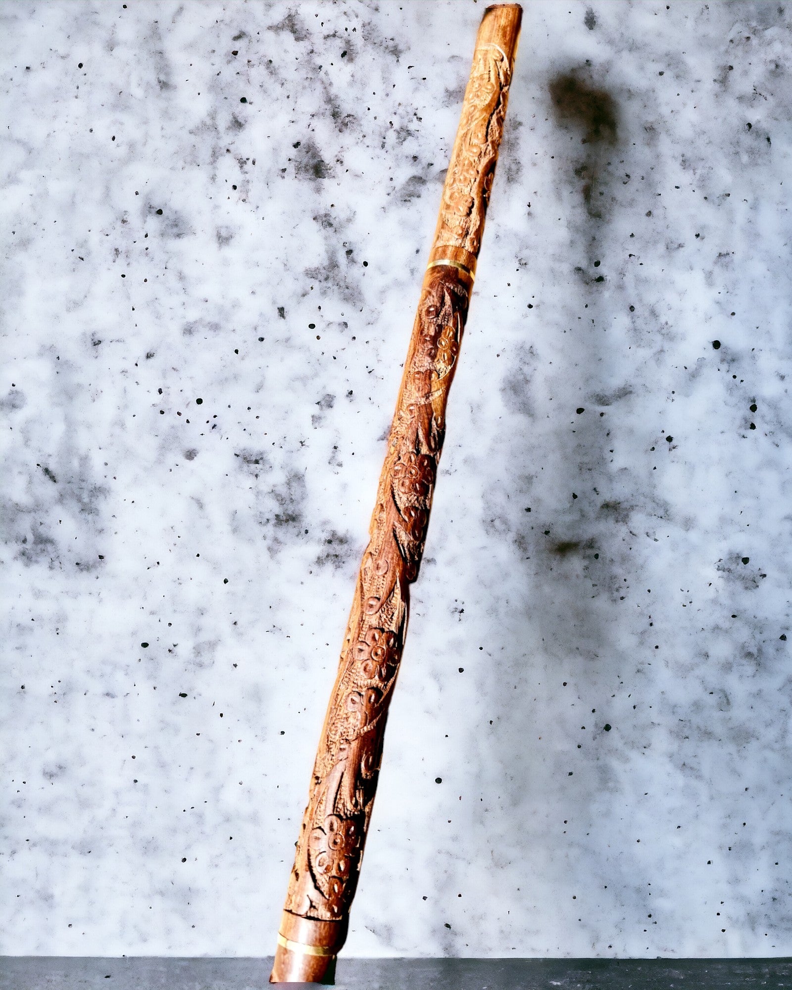 'Wolf' - Indické Mango Dřevo s Možností Gravírování, hnědá s vyřezávaným vzorem