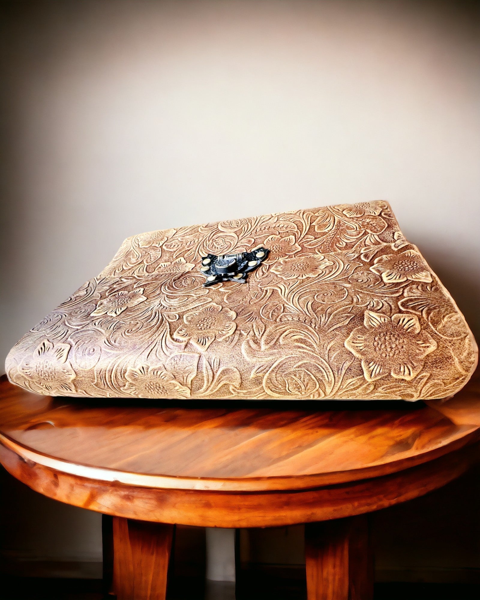 Luxusní retro zápisník s koženým obalem - "Vintage Elegance", 480 stran, možnost personalizace gravírováním